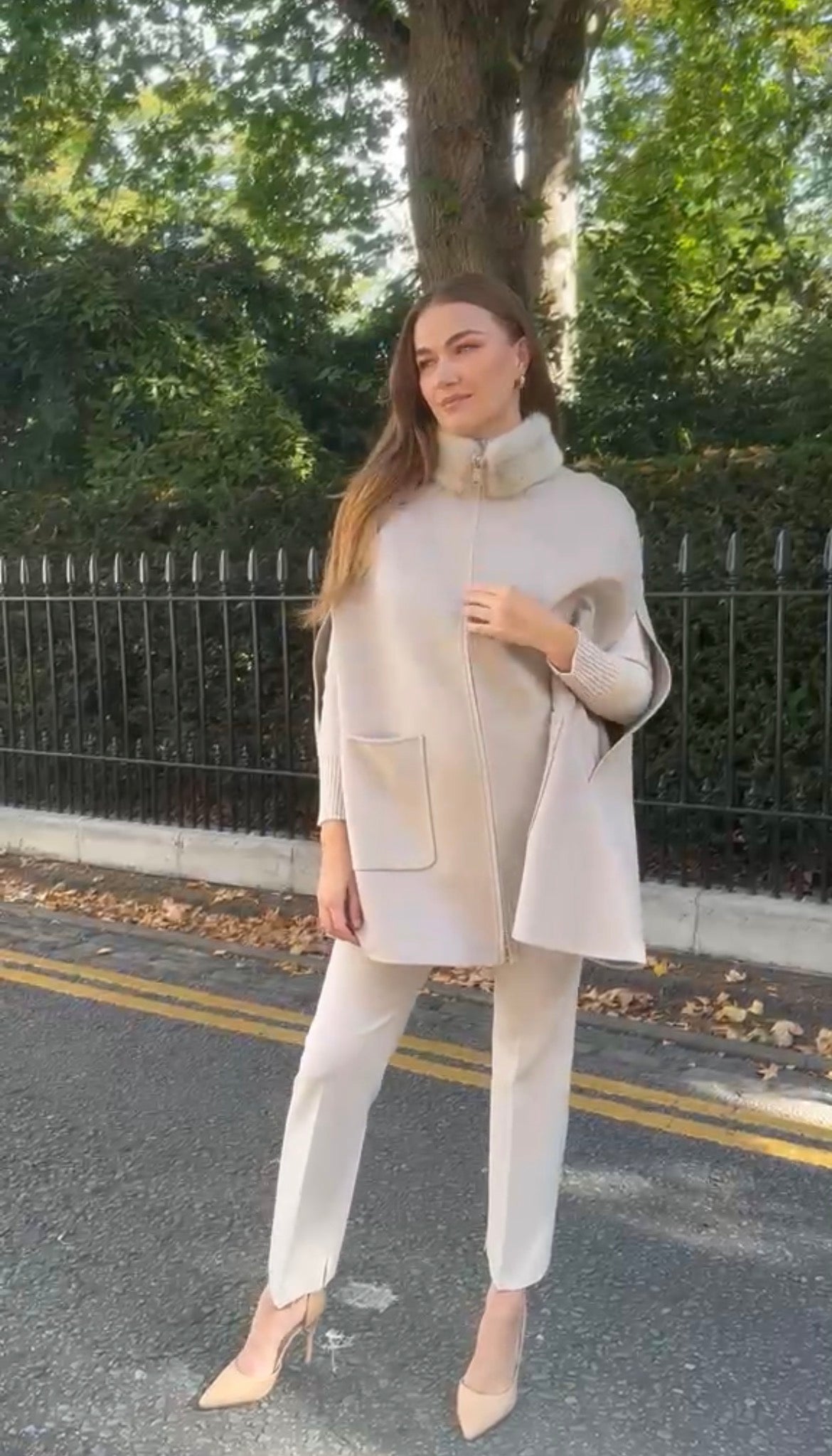 CAPE WITH MINK - BEIGE