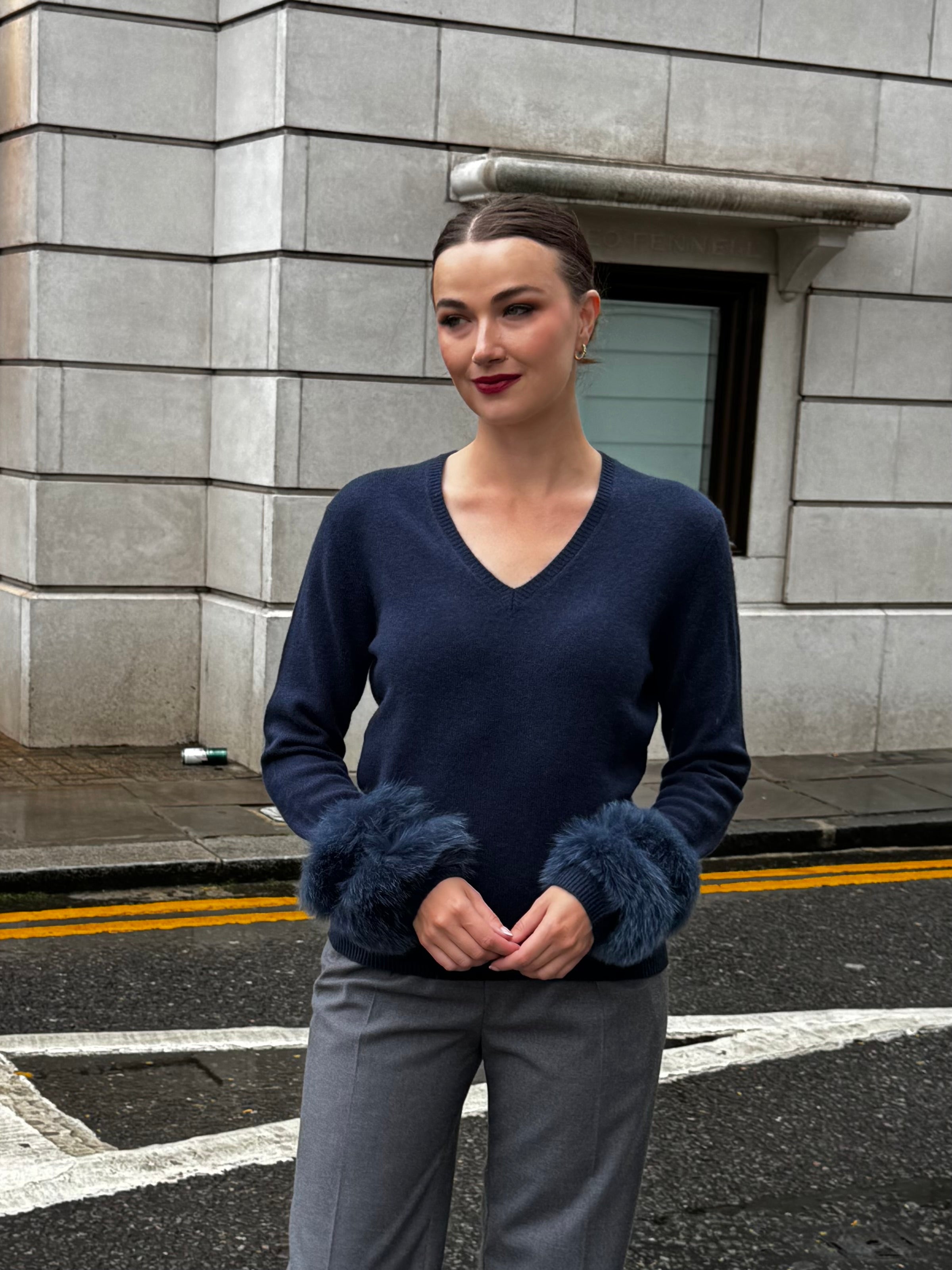 CASHMERE JUMPER WITH FUR DETAILS- NAVY