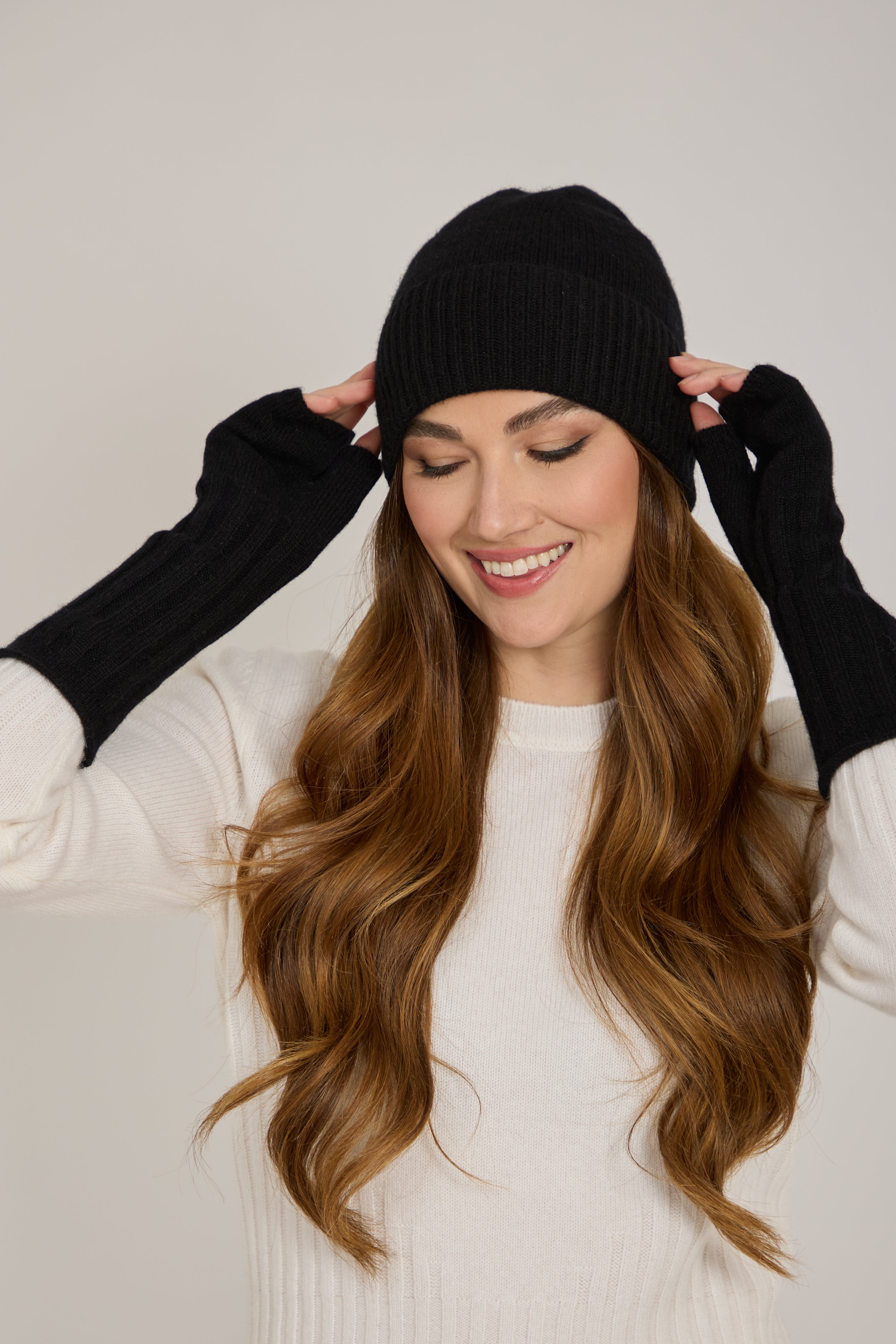 RIBBED CASHMERE HAT-BLACK