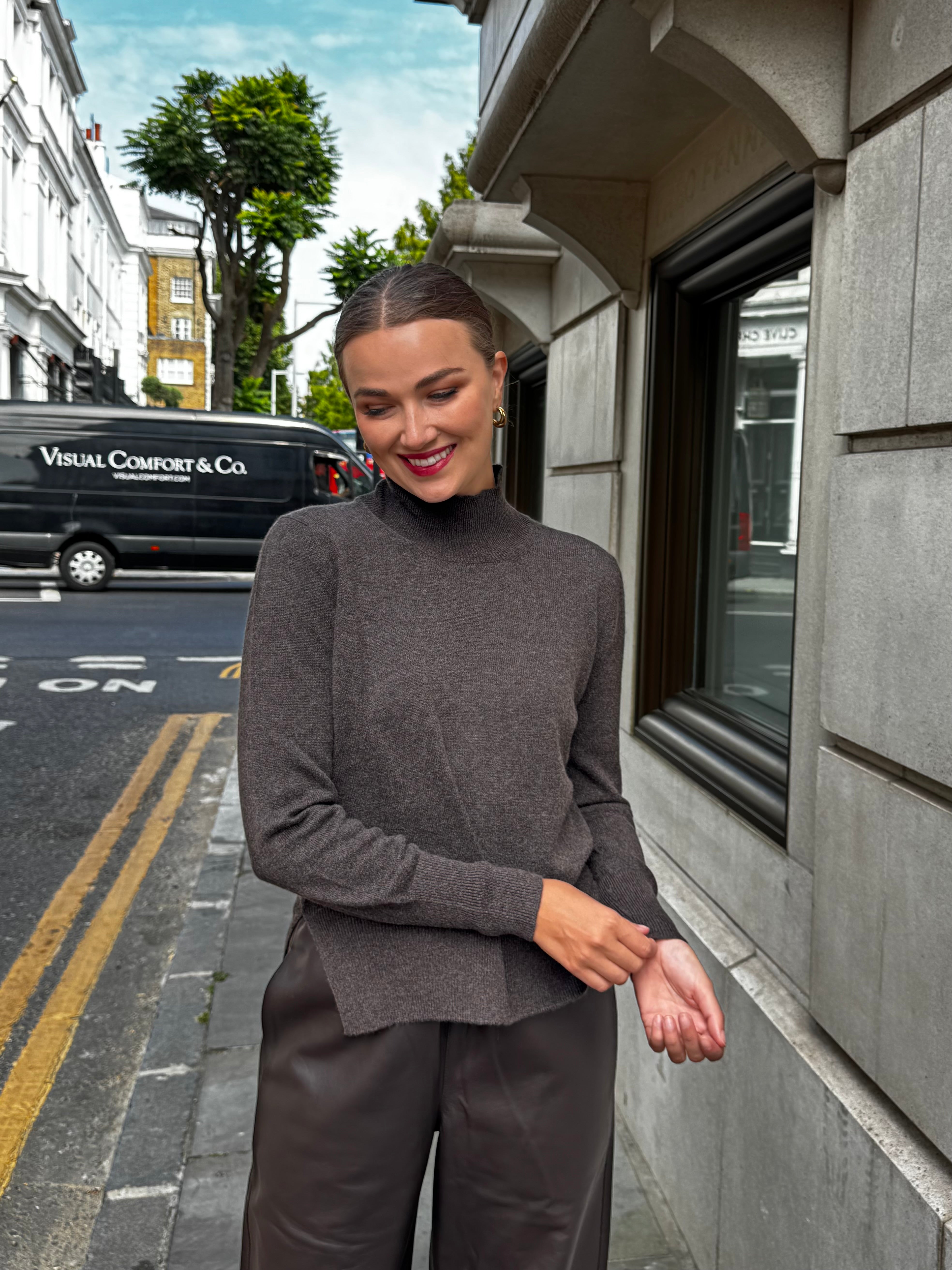 HIGH NECK JUMPER-BROWN