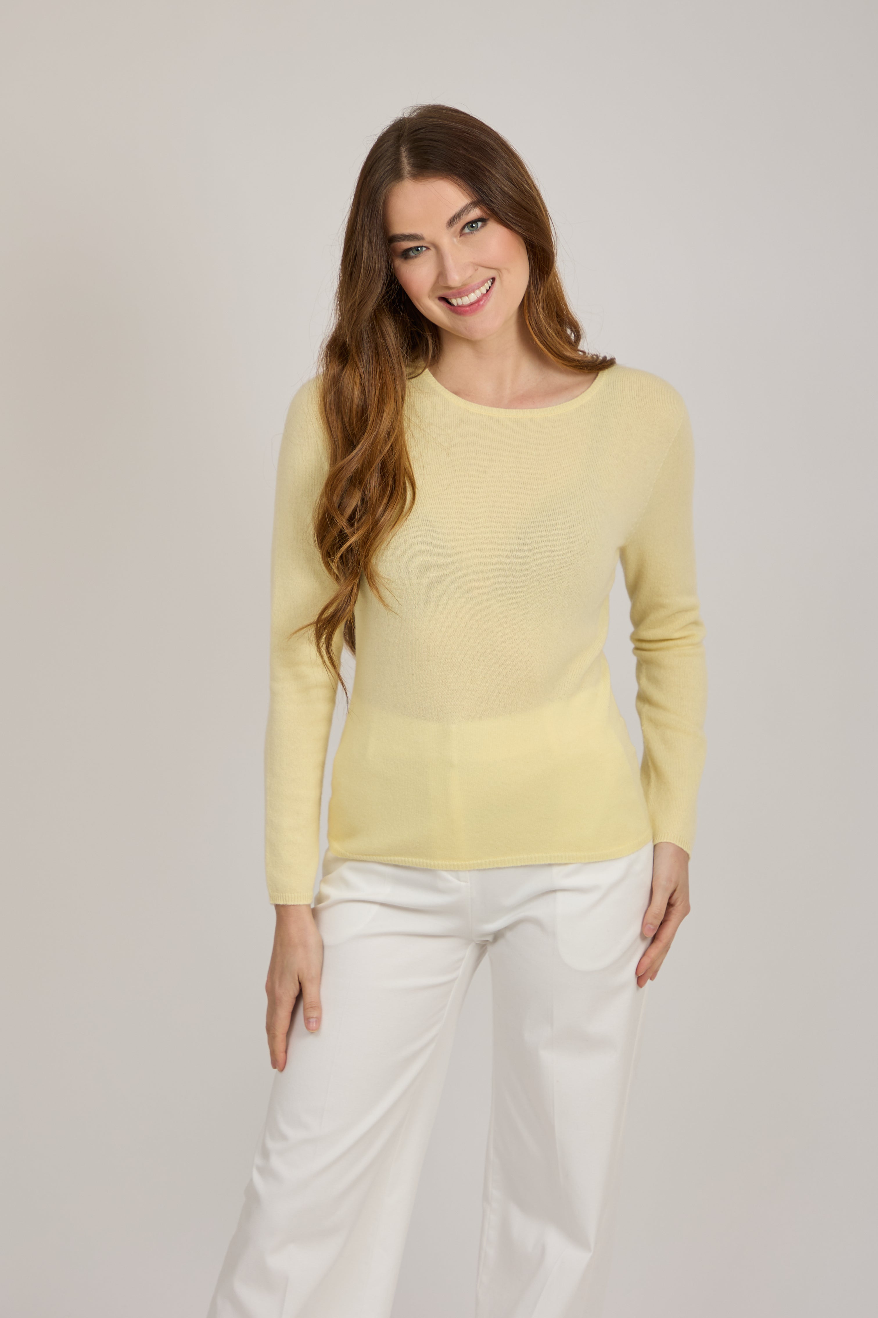 CREW NECK FITTED CASHMERE JUMPER-POMELO