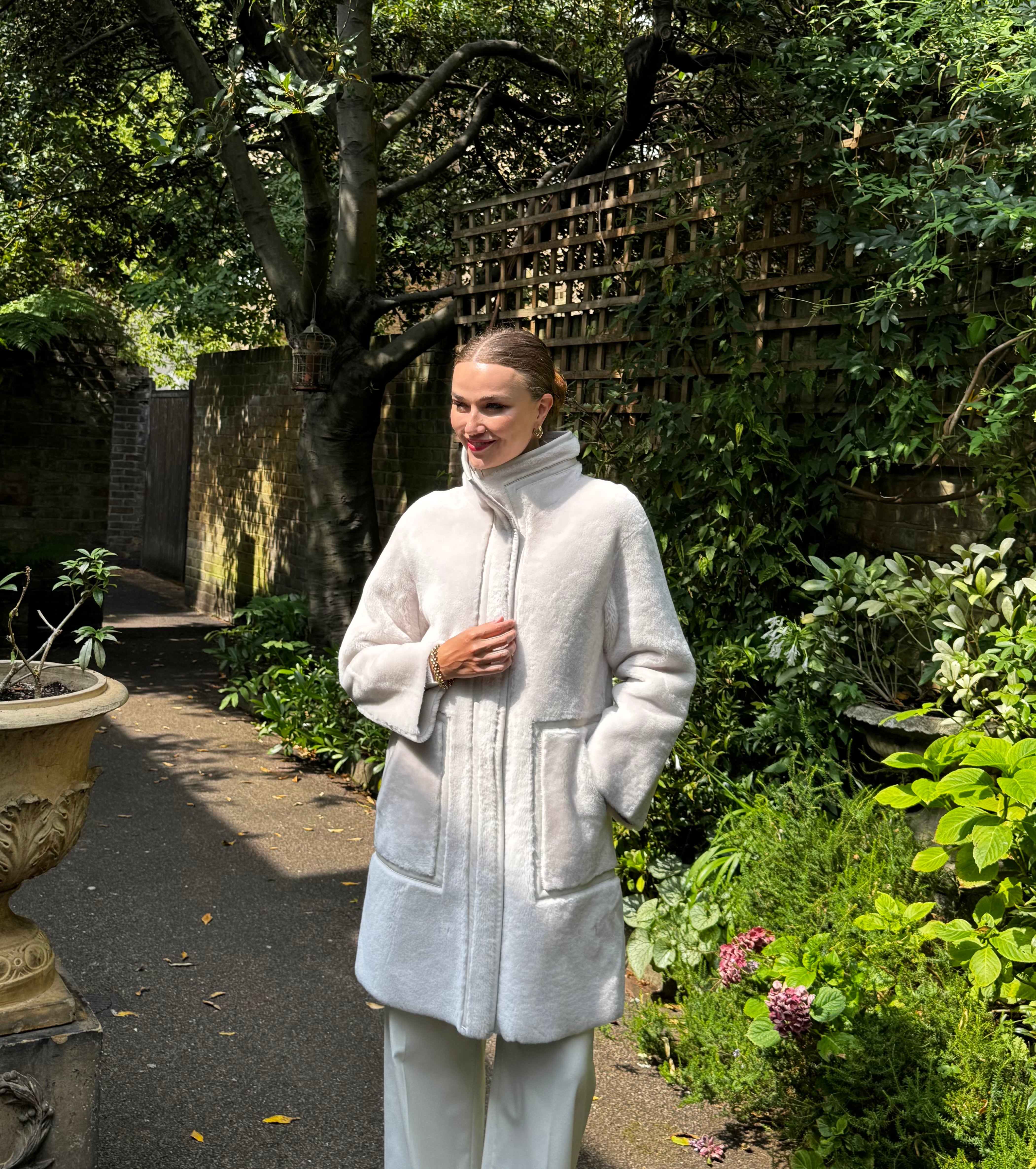 REVERSIBLE SHEARLING COAT WITH LEATHER DETAILS-MILK