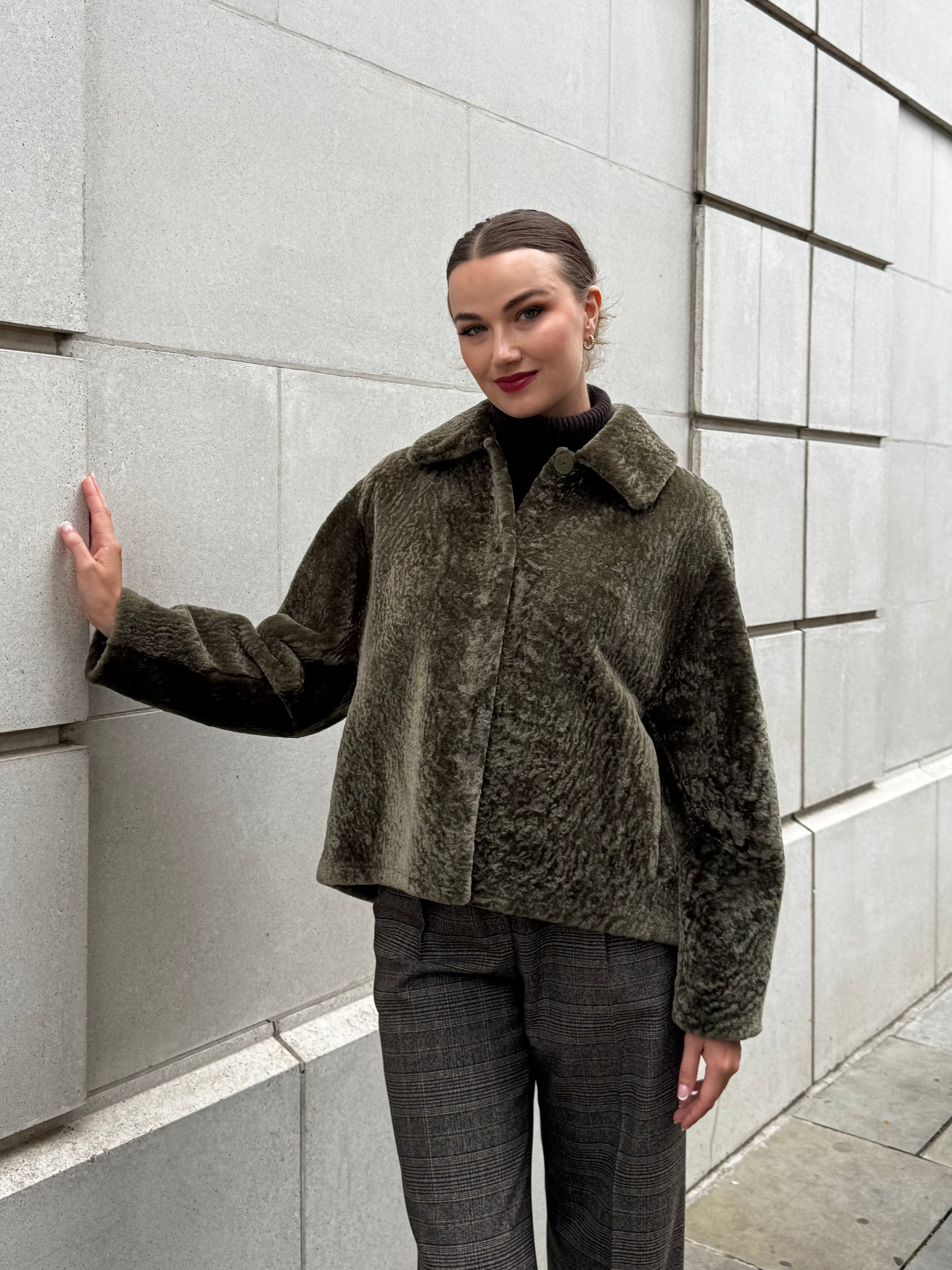 SHORT SHEARLING JACKET-KAKI