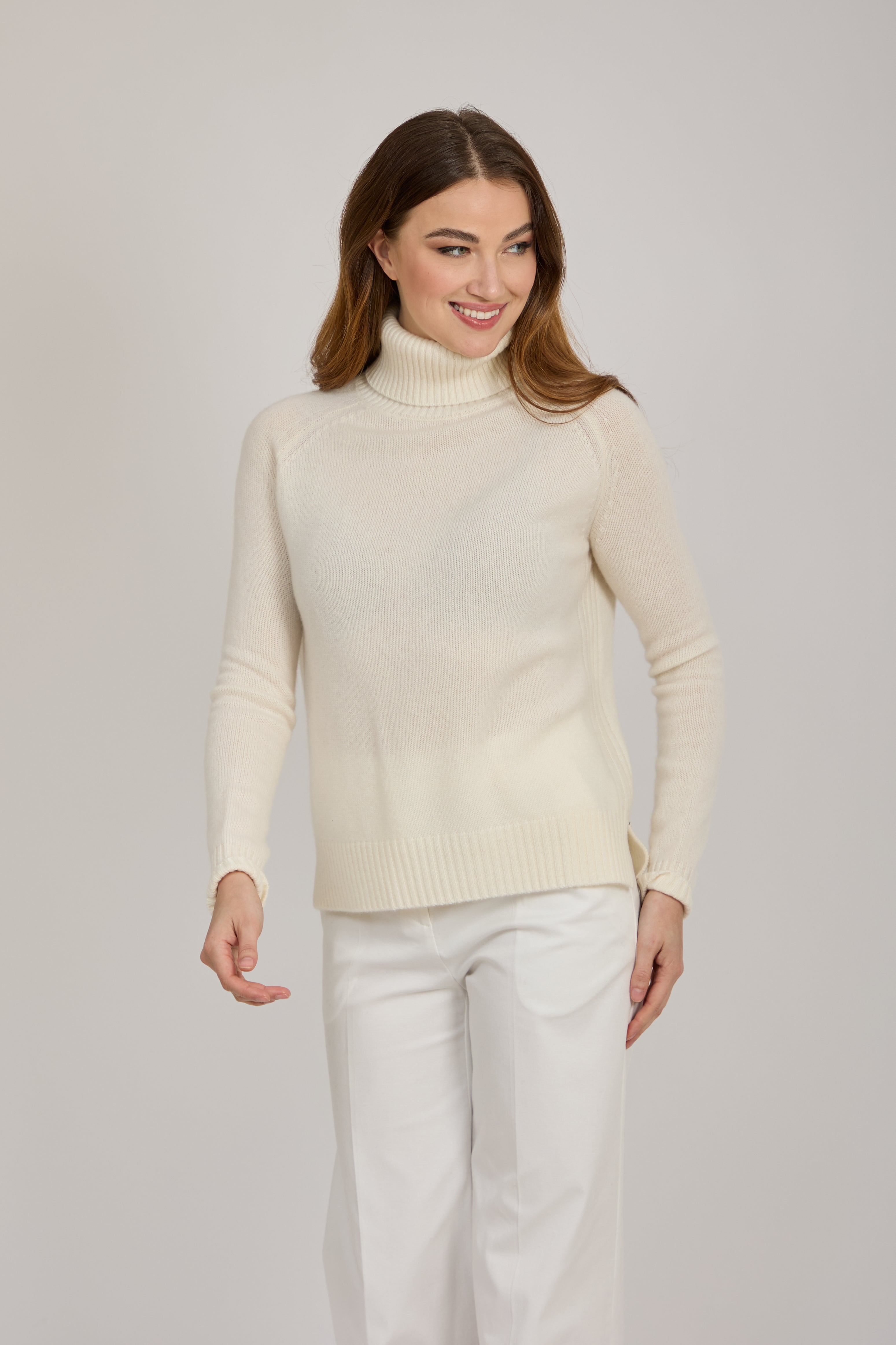 TURTLE NECK JUMPER-WHITE