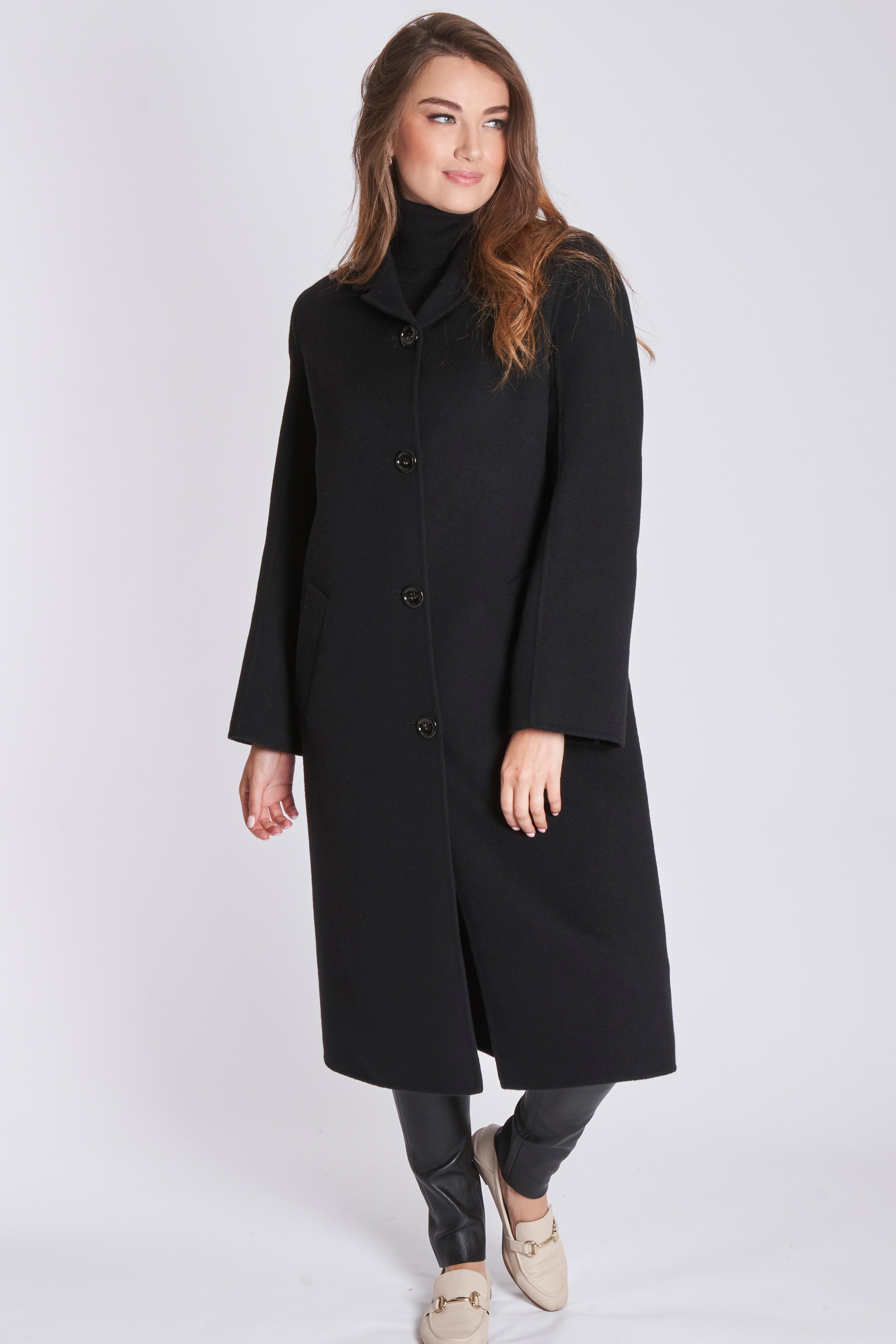 Manteau intemporel en cachemire noir
