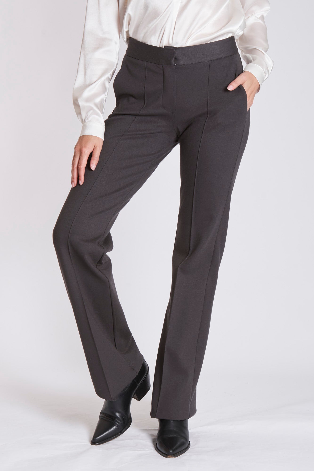 Pantalon raffiné en cachemire gris