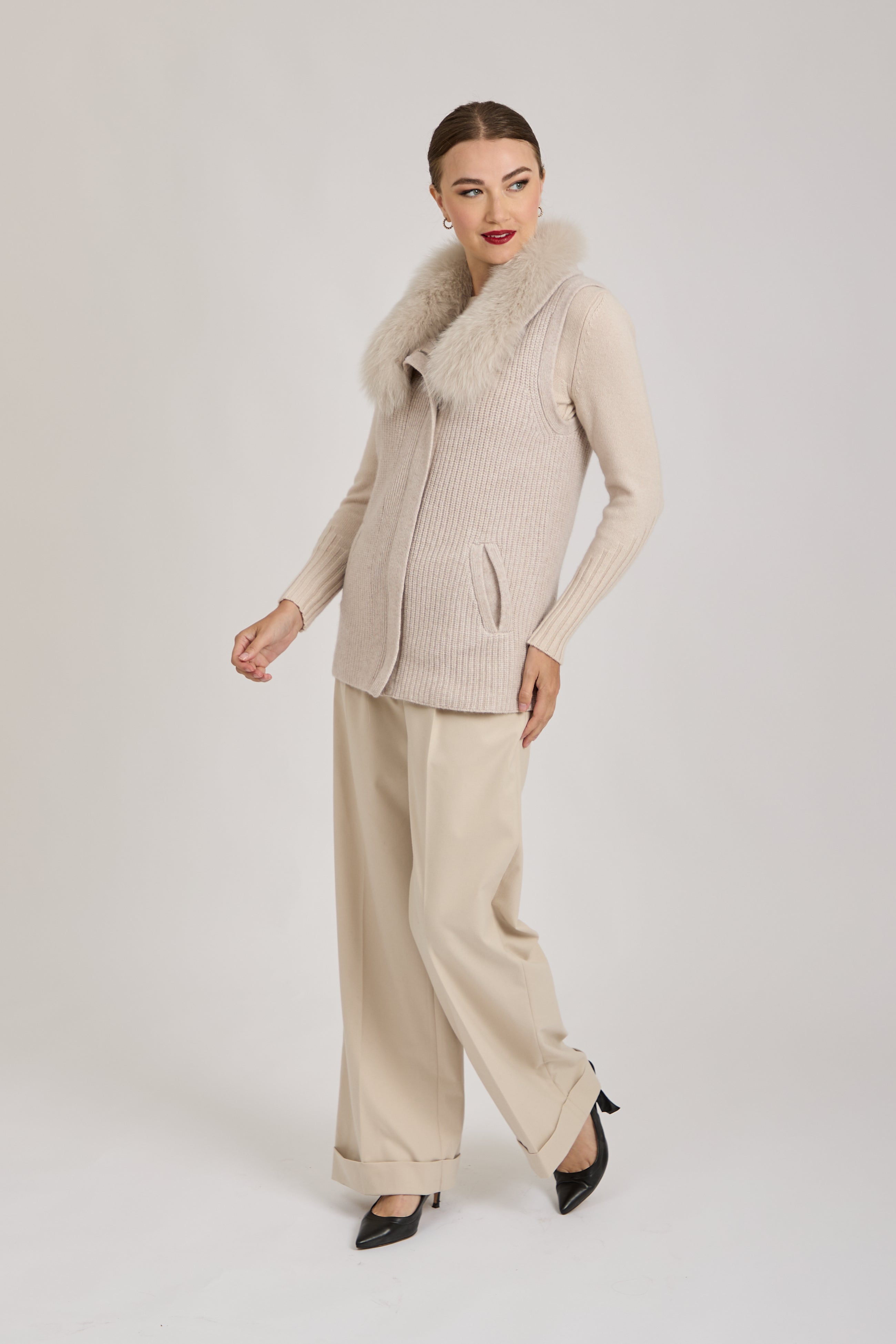 VEST WITH FOX COLLAR- BEIGE