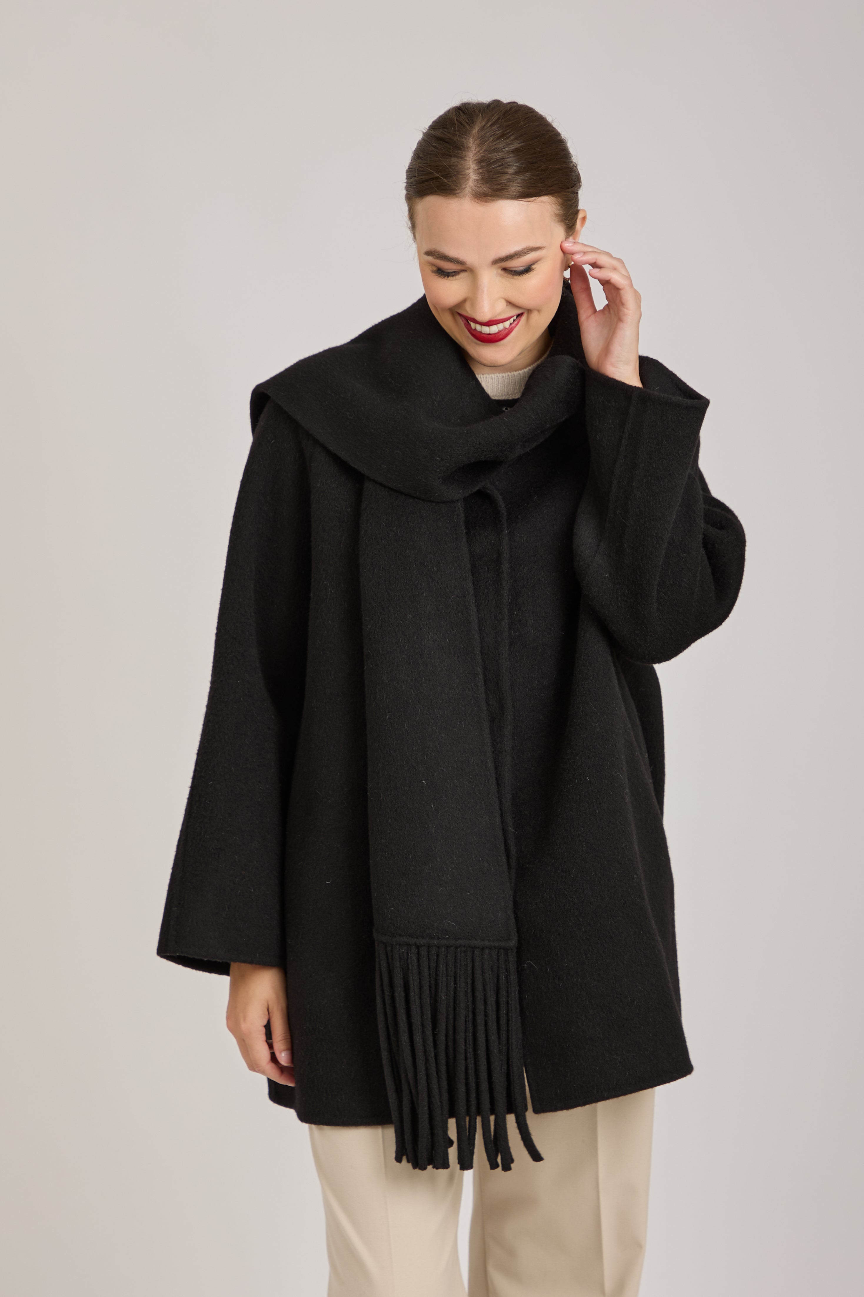 COAT WITH FRINGE SCARF-BLACK