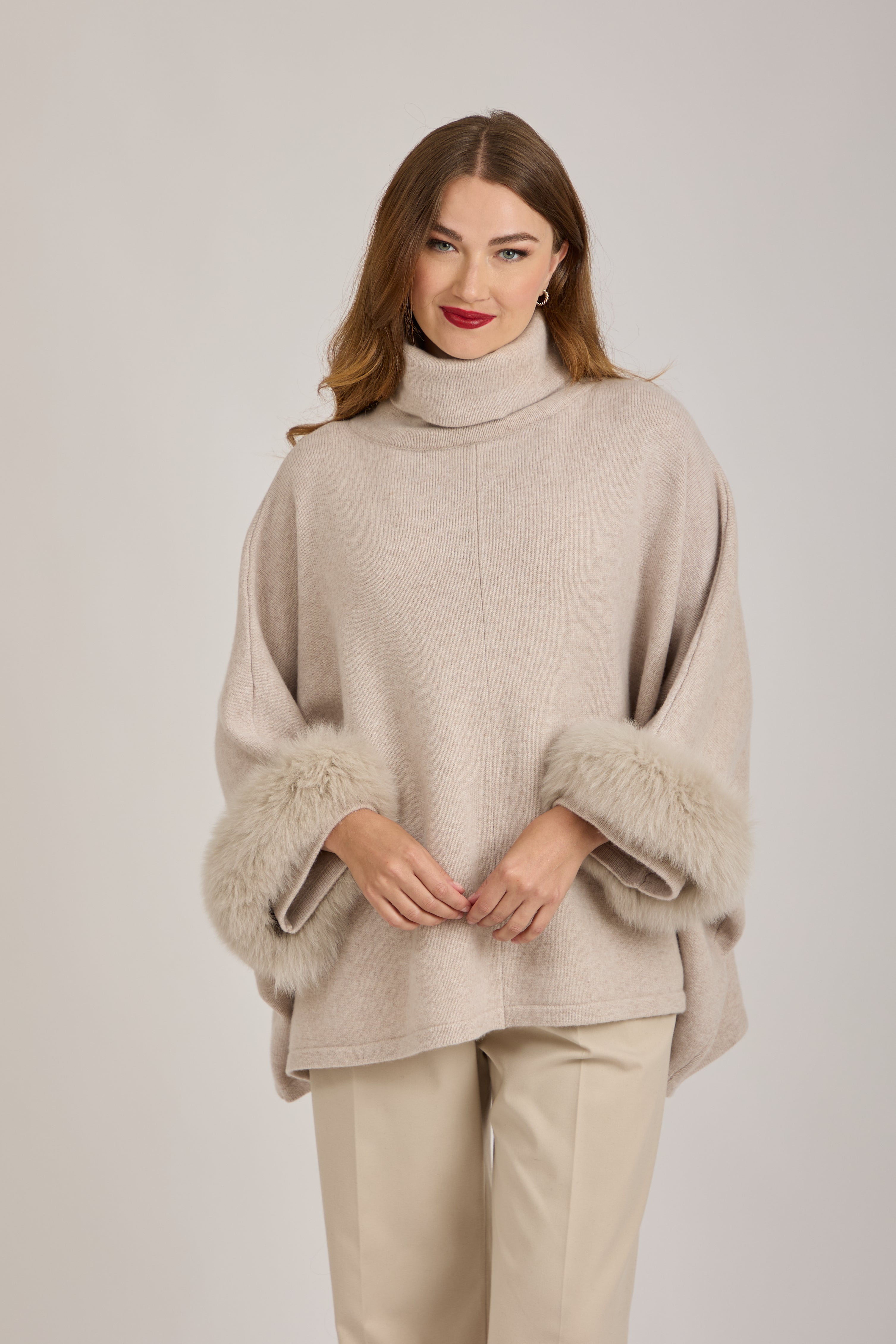 PONCHO WITH FOX CUFFS-BEIGE