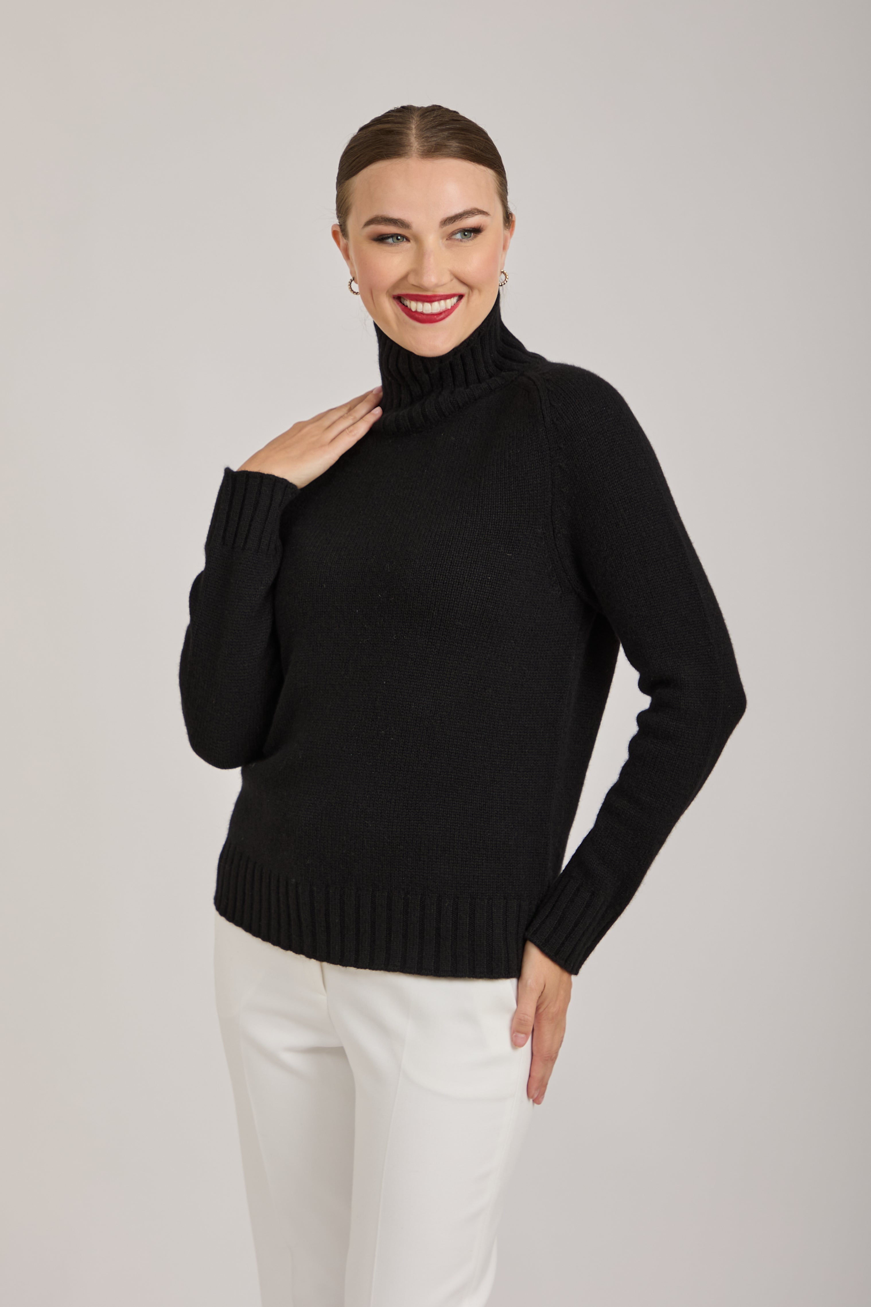 TURTLE NECK JUMPER-BLACK