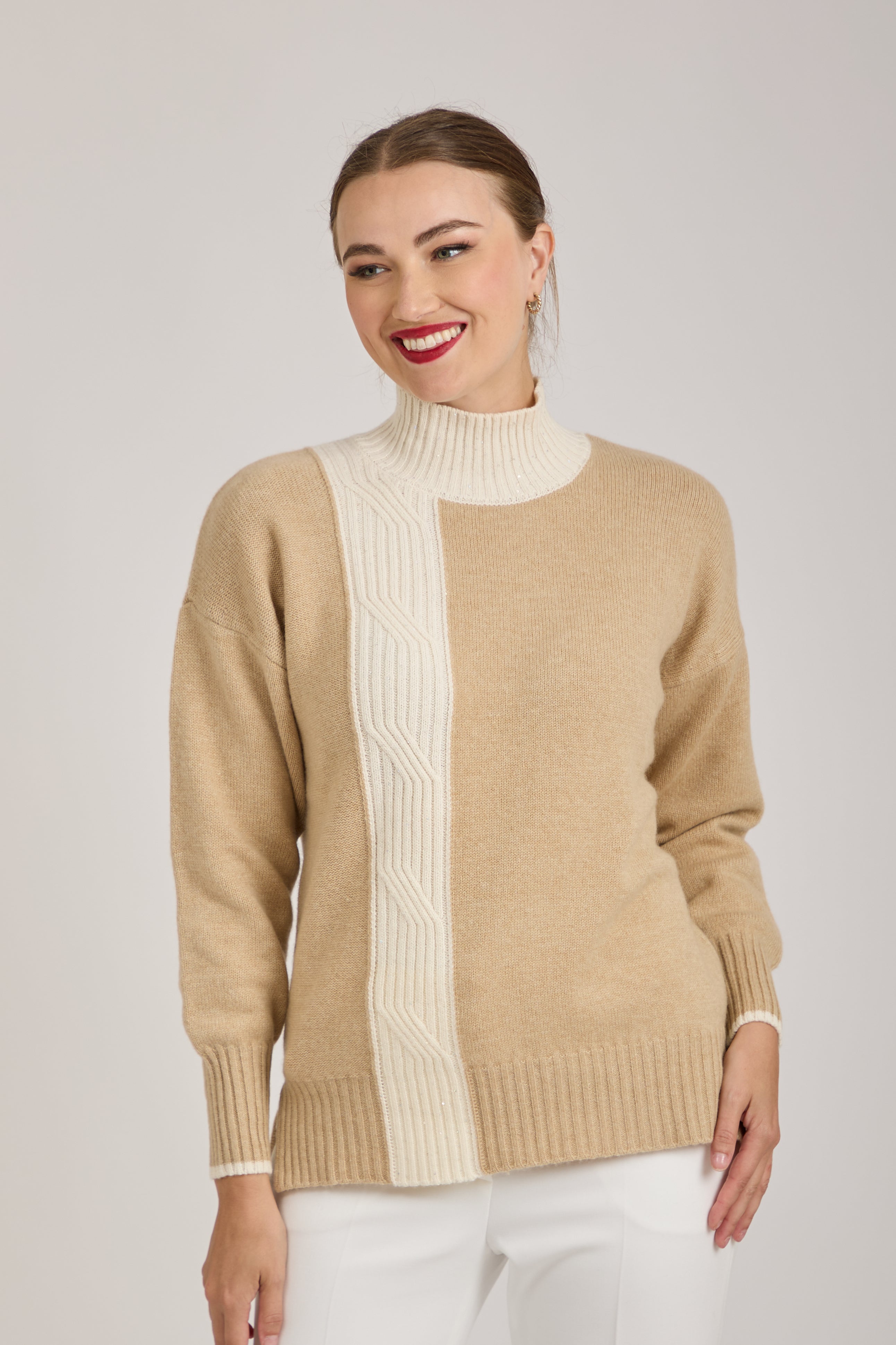 TURTLE NECK BRAID DETAIL - CAMEL