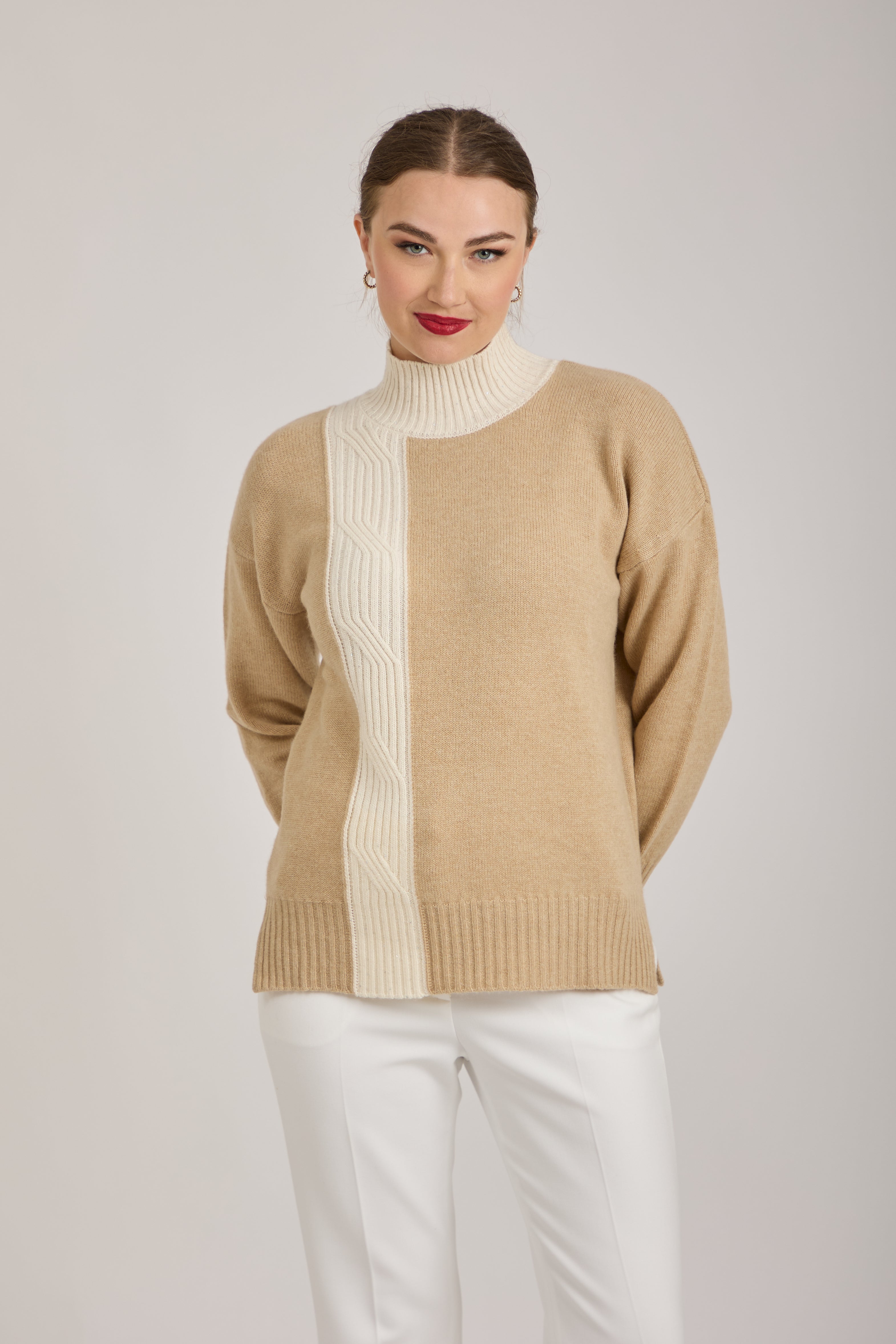 TURTLE NECK BRAID DETAIL - CAMEL