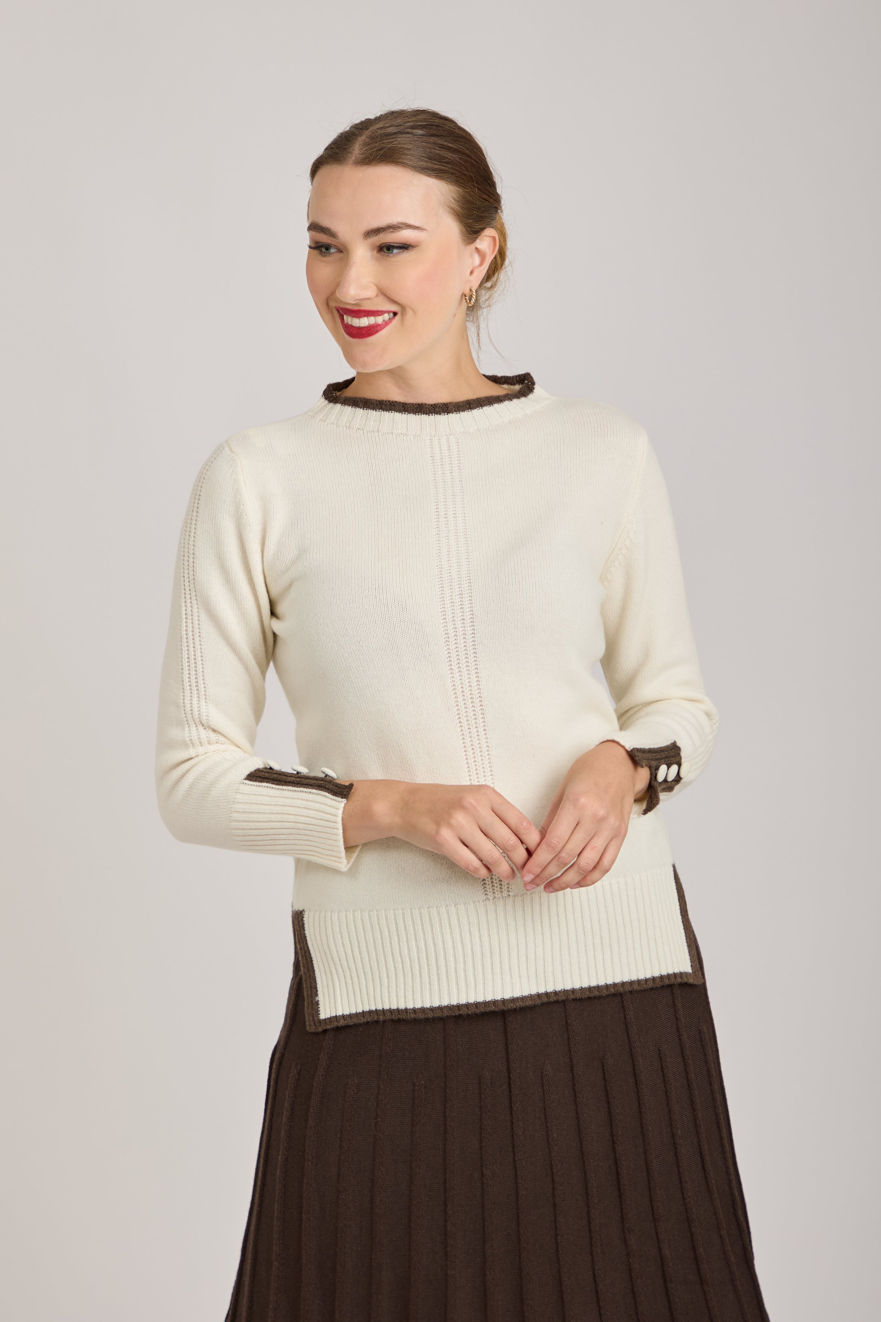 TWO TONE CREW NECK SLEEVE DETAIL - PANNA/MORO