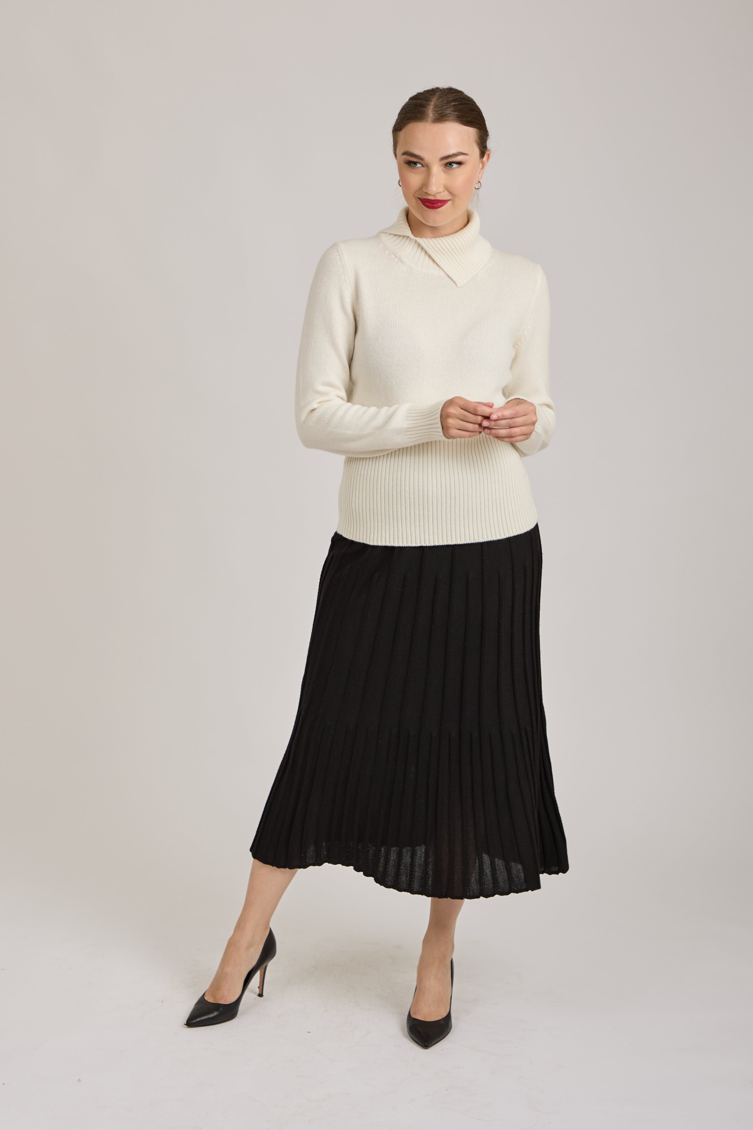 MERINO PLEATED SKIRT - BLACK