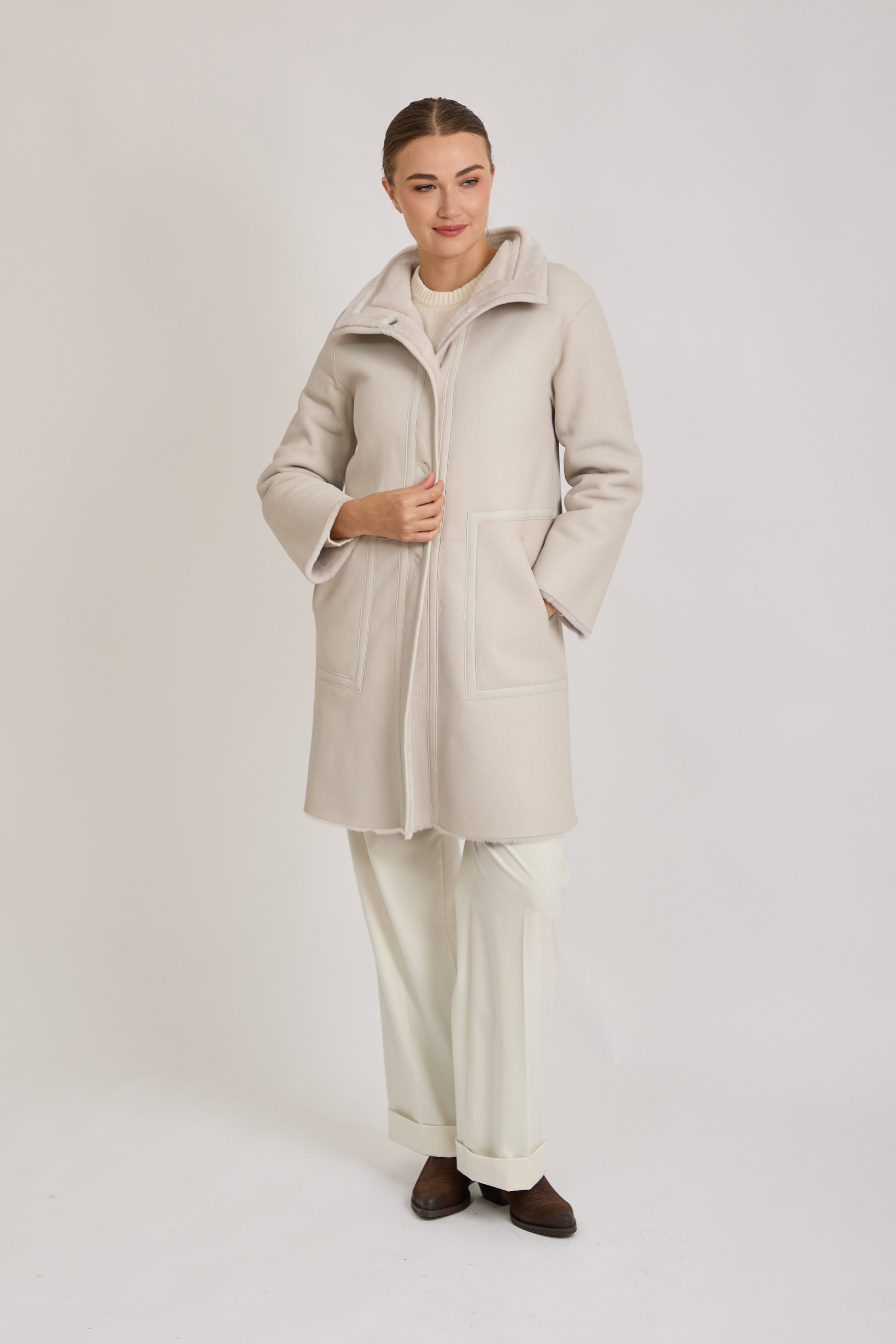 REVERSIBLE SHEARLING COAT WITH LEATHER DETAILS-MILK
