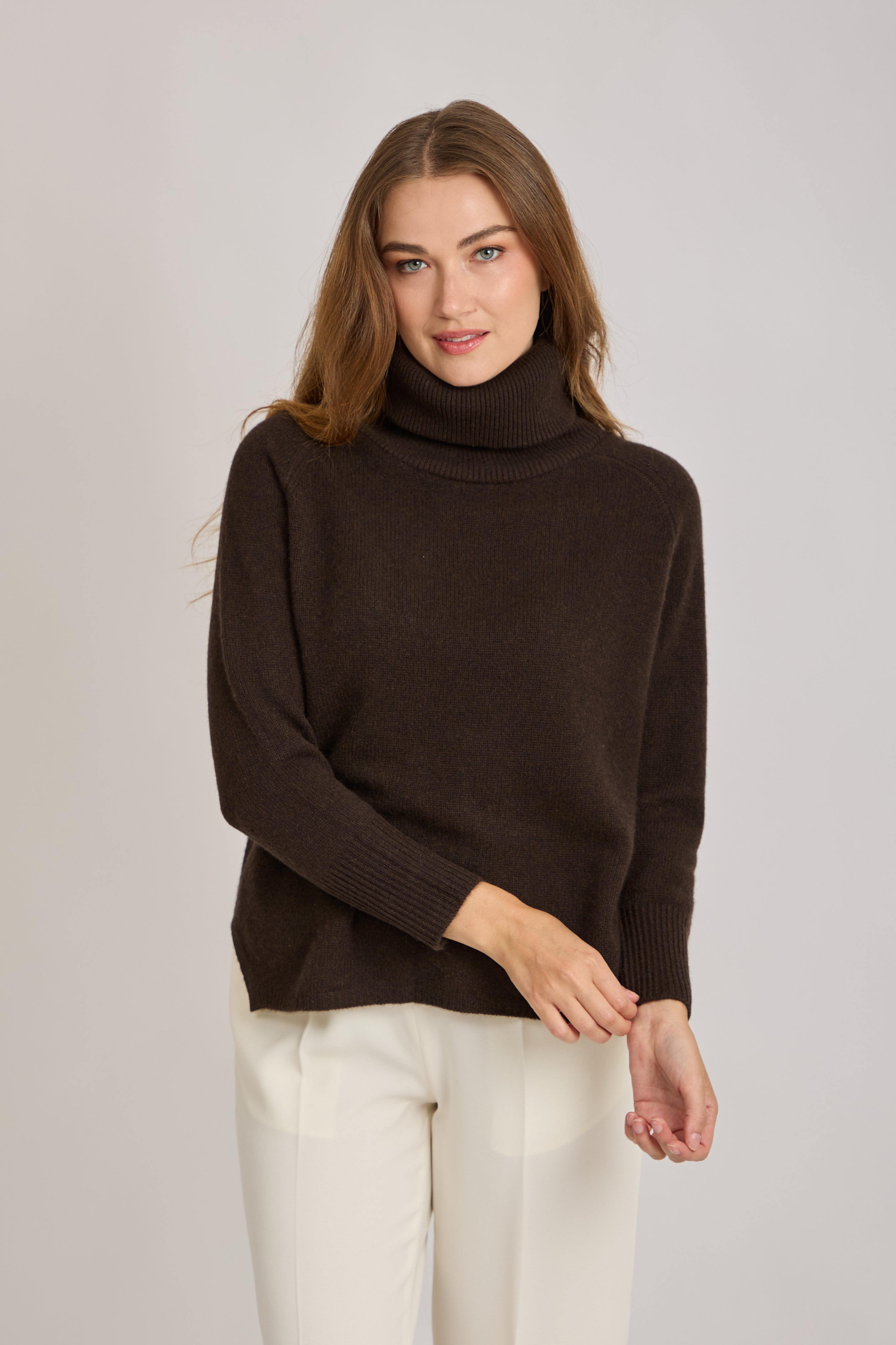 HIGH NECK CASHMERE JUMPER- AMERICANO