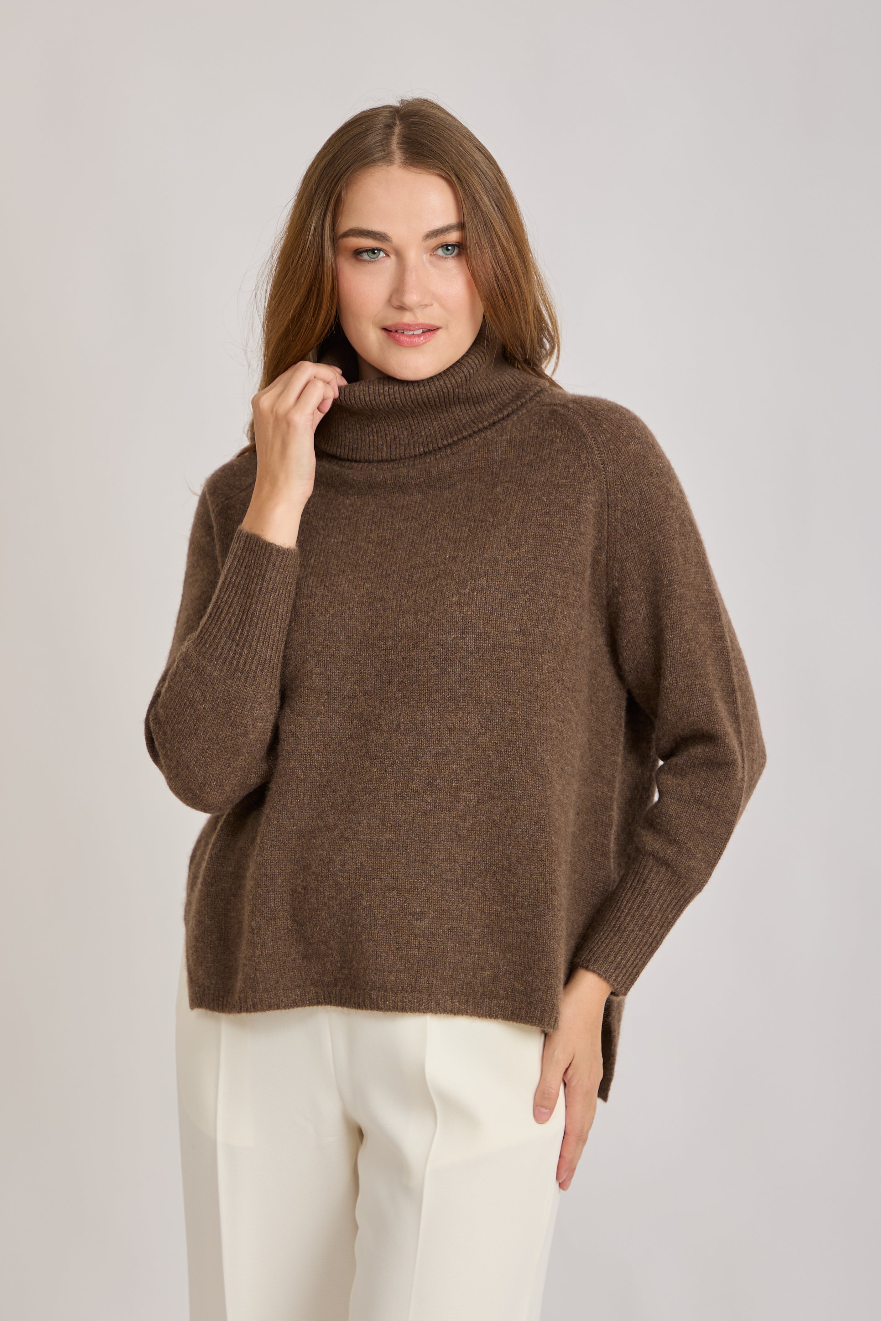 HIGH NECK CASHMERE JUMPER-MOKA