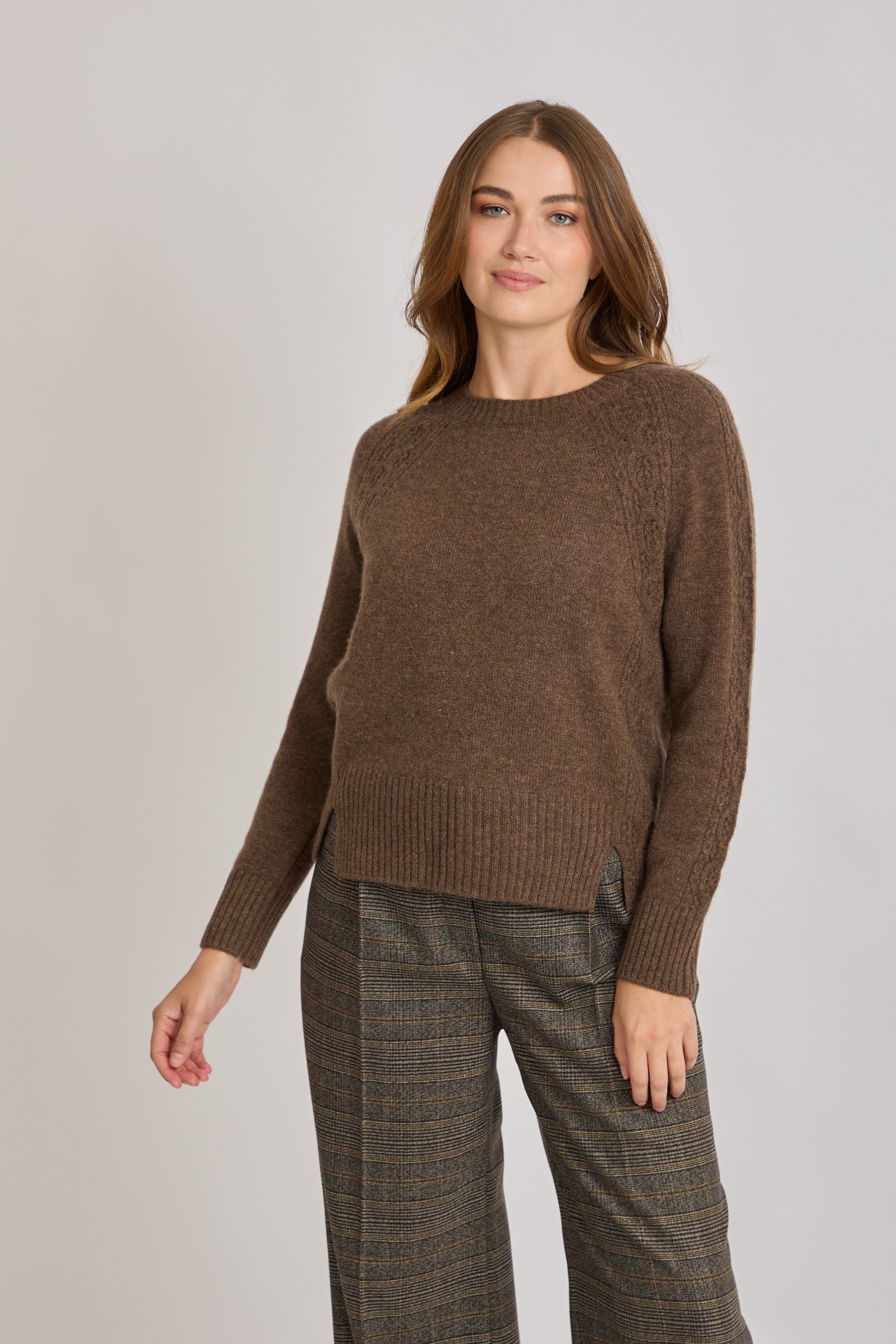 CREW NECK CABLE KNIT JUMPER-MOKA