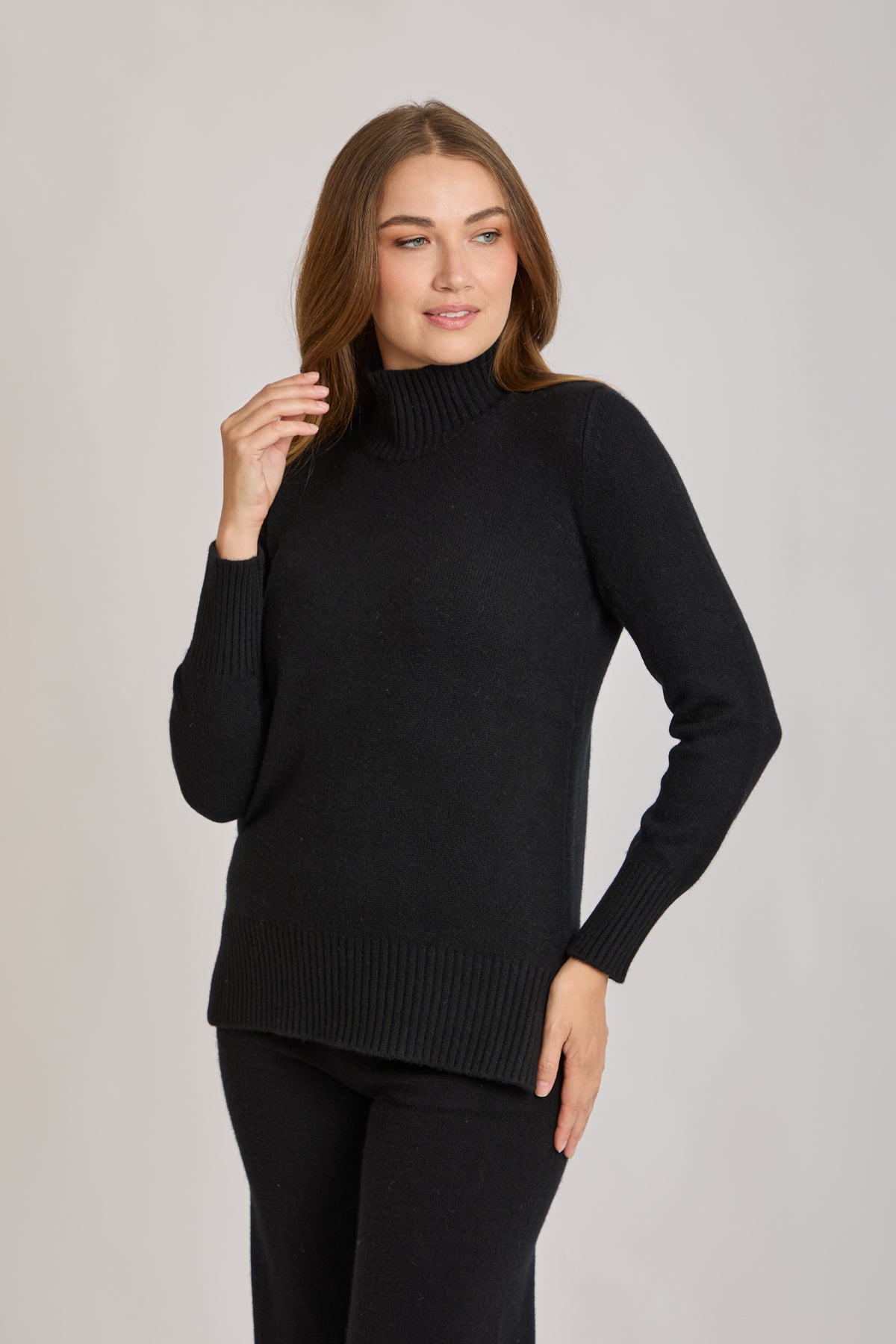 HIGH NECK JUMPER-BLACK