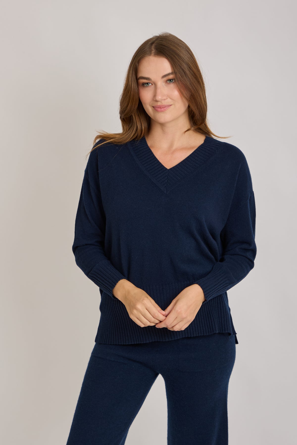 V NECK CASHMERE JUMPER-NAVY