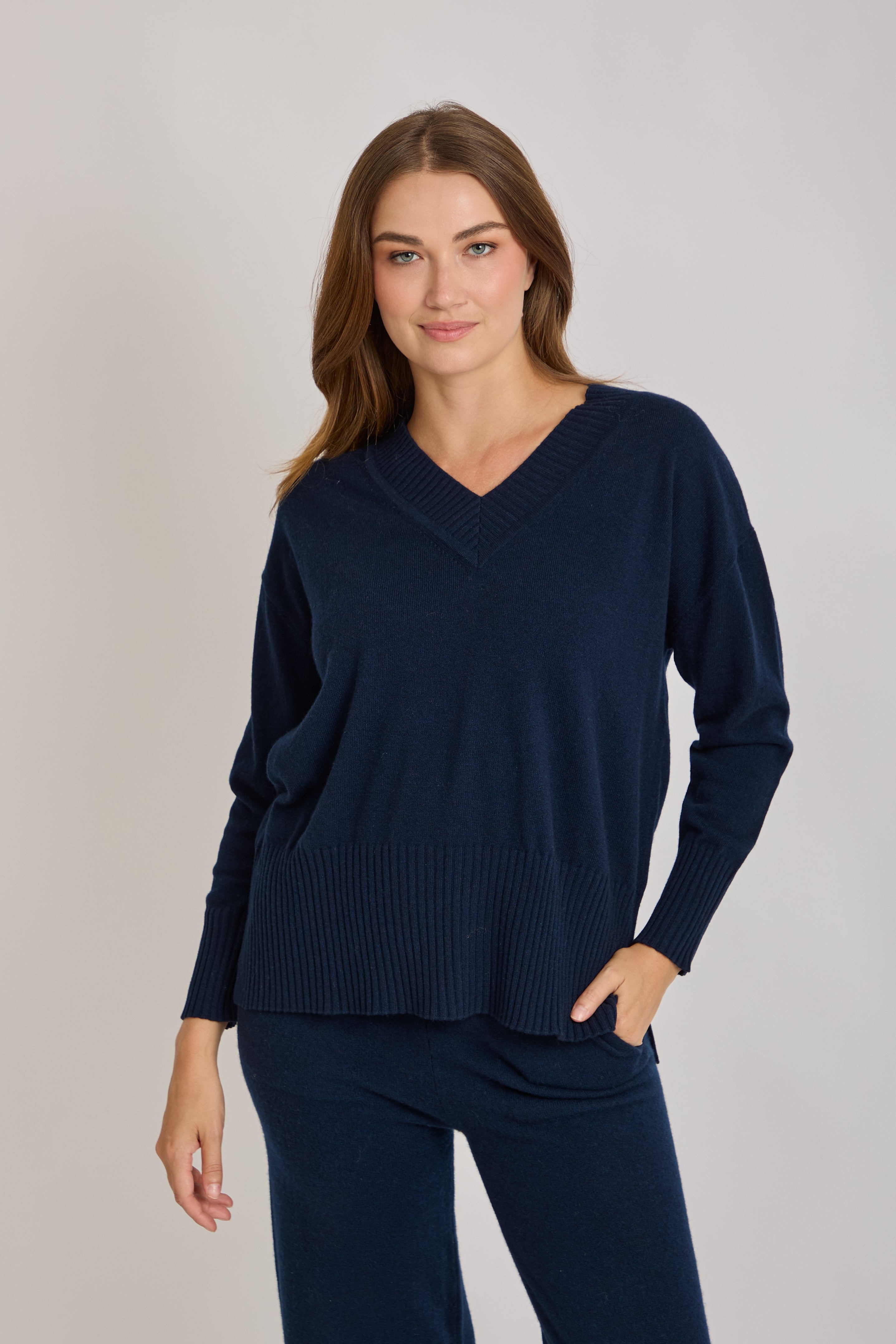 V NECK CASHMERE JUMPER-NAVY