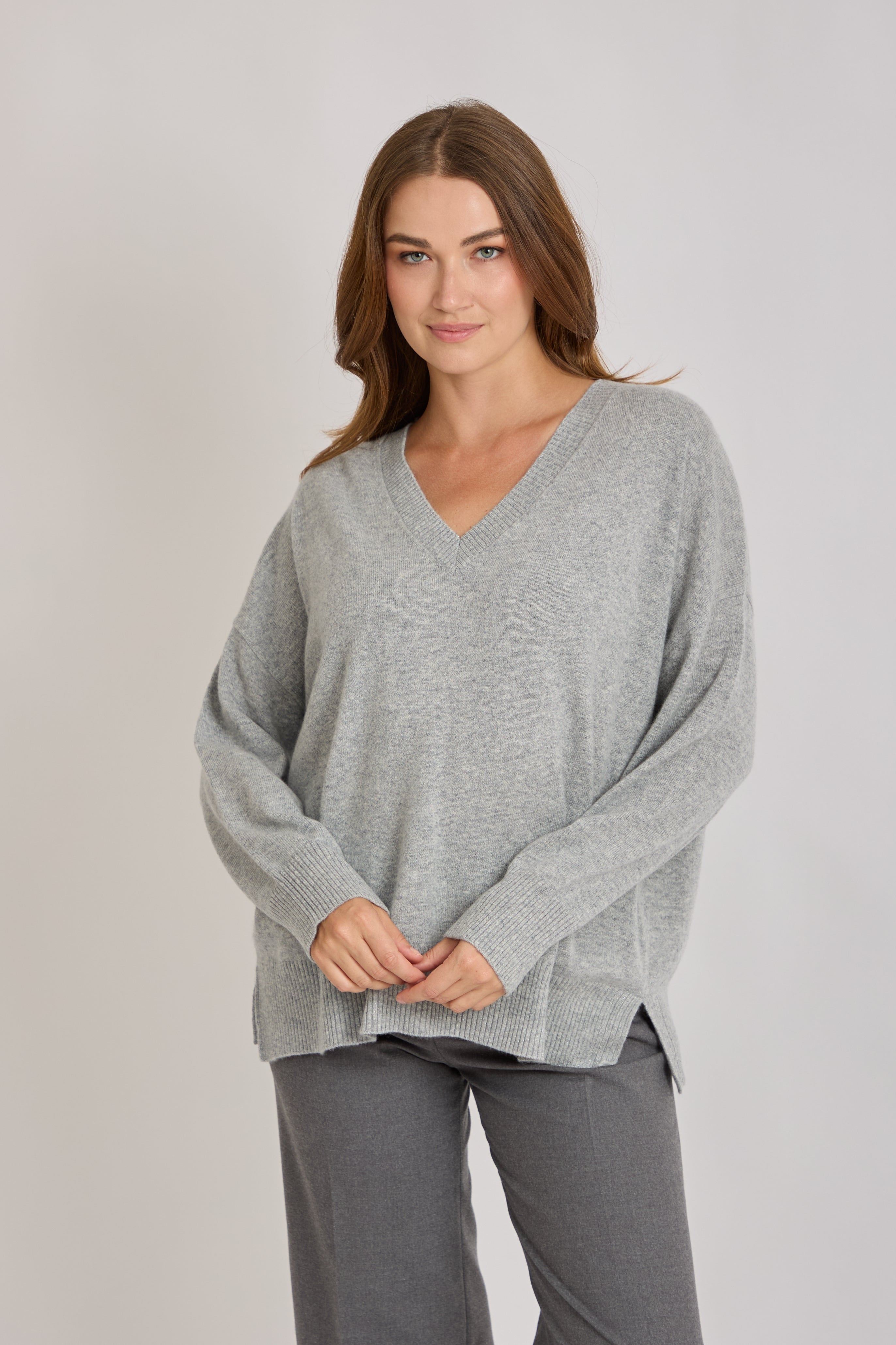 V NECK CASHMERE JUMPER WITH LUREX DETAILS-GREY