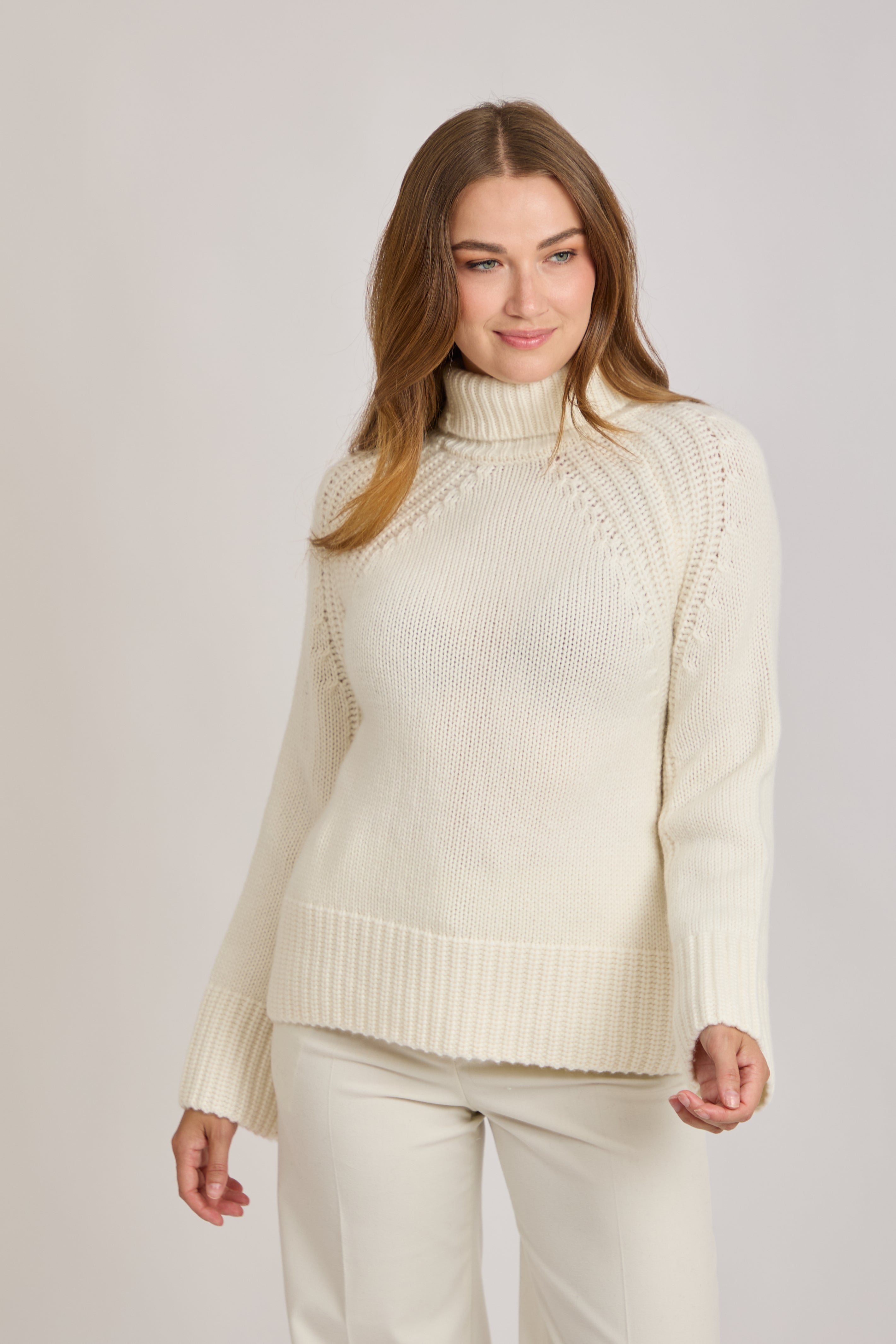 CASHMERE TURTLE NECK JUMPER- OFF WHITE