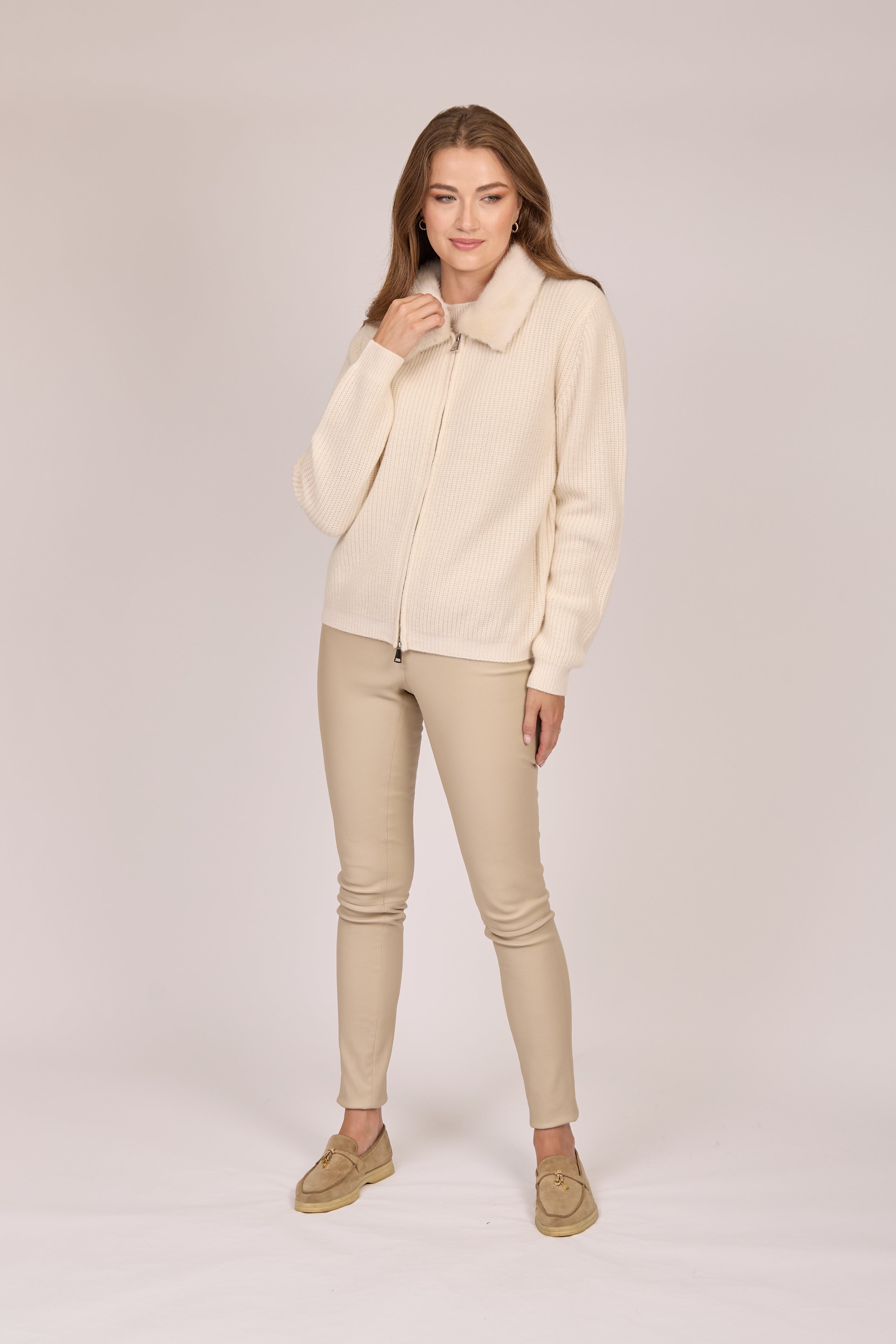 Cardigan zippé en cachemire, col en vison, couleur crème