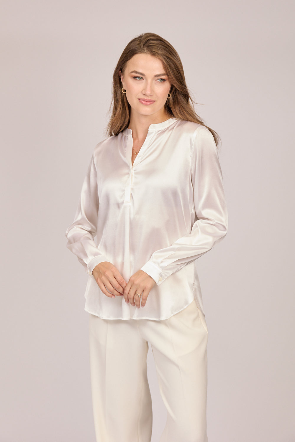 Chemise boutonnée en soie latte