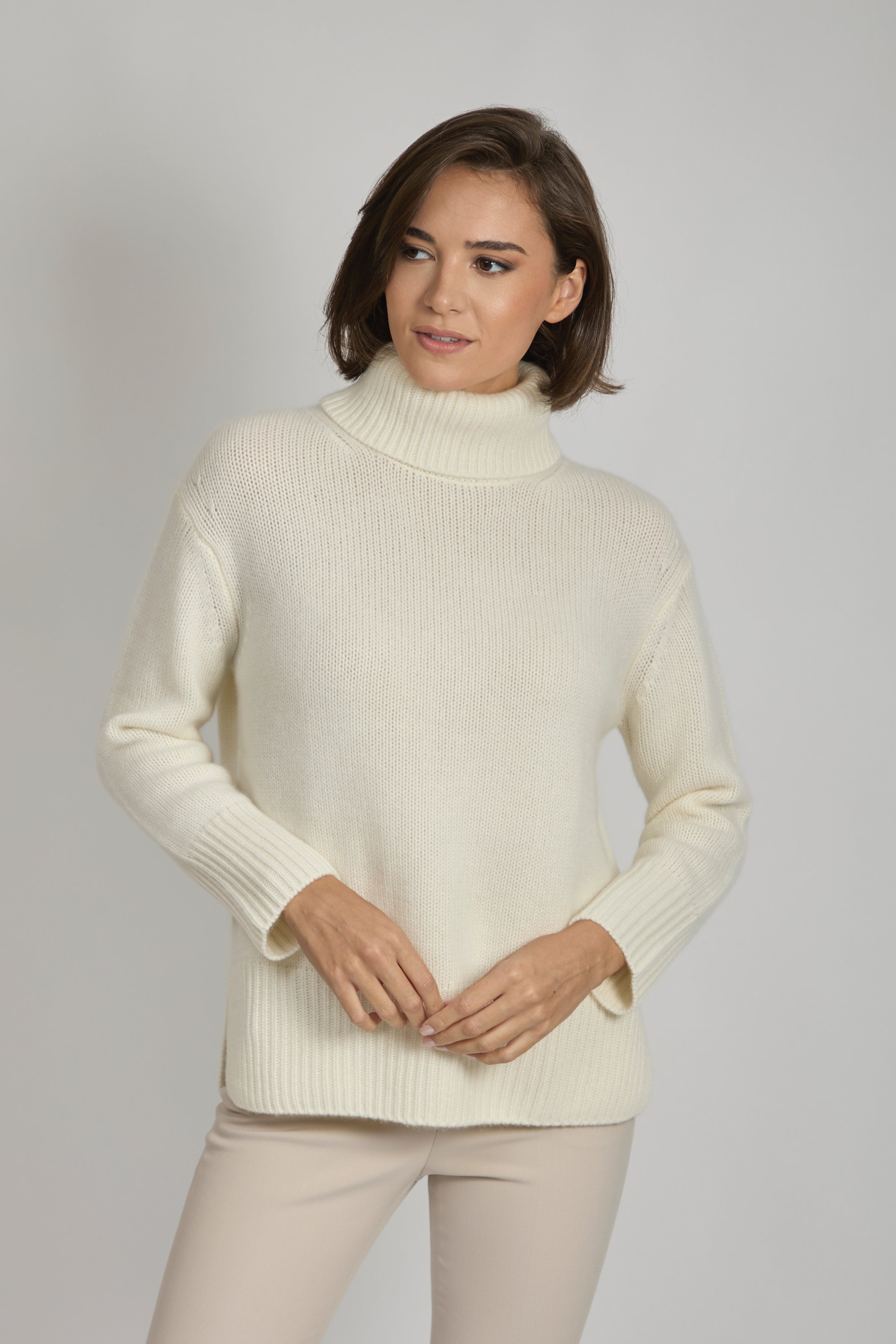 Pull col roulé en cachemire épais blanc cassé