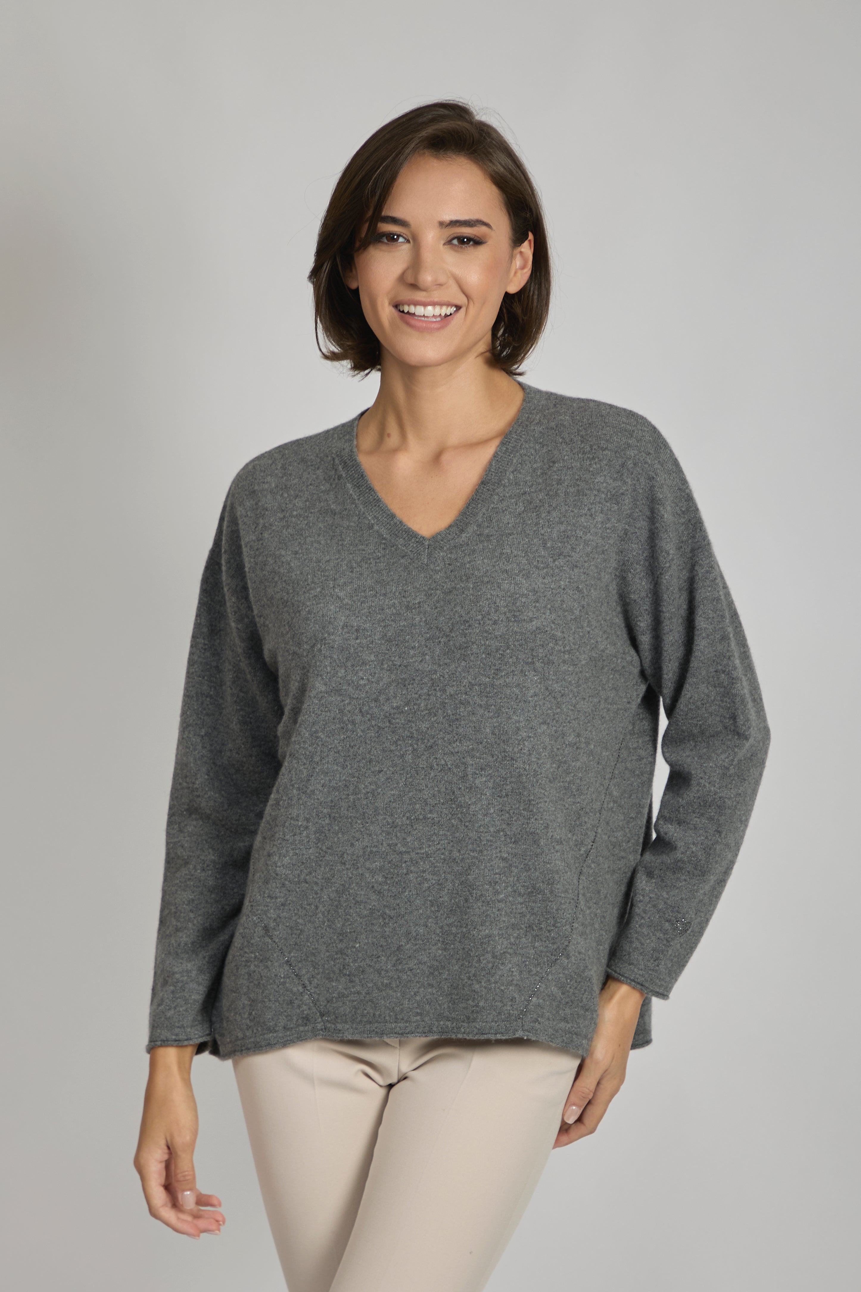 Pull en cachemire à col en V et détails pailletés