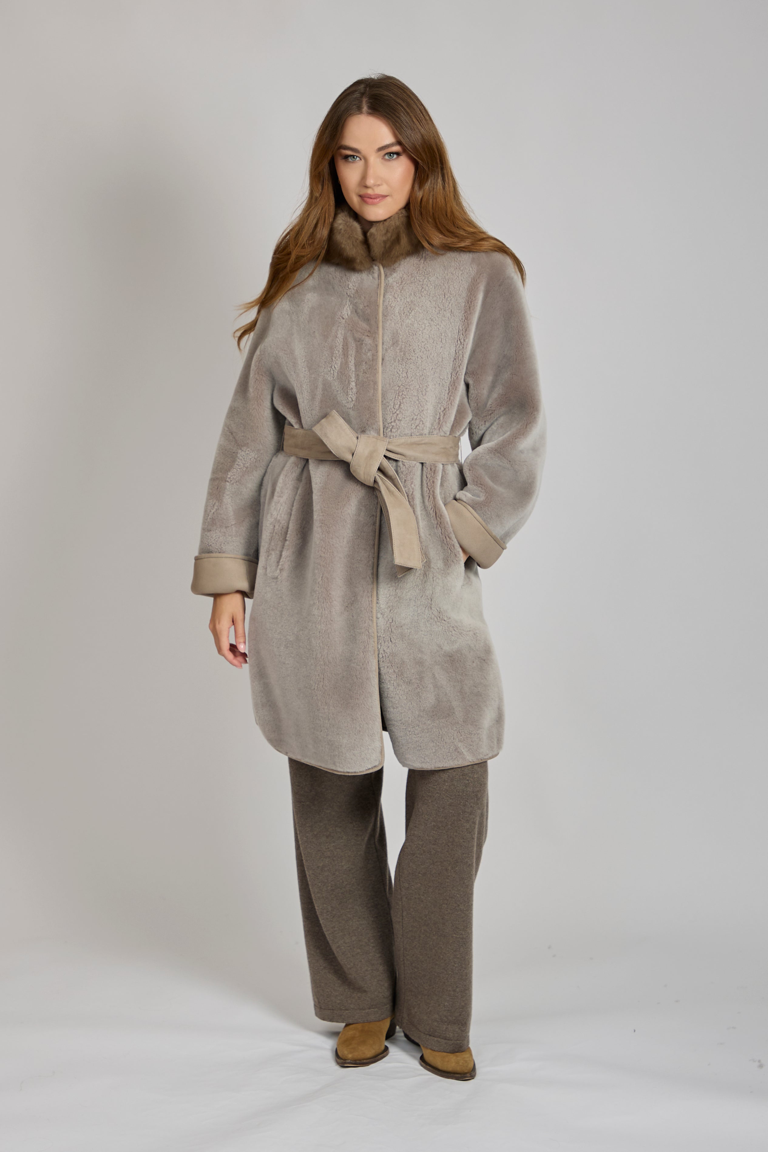 Manteau réversible en peau lainée et daim Sable Taupe