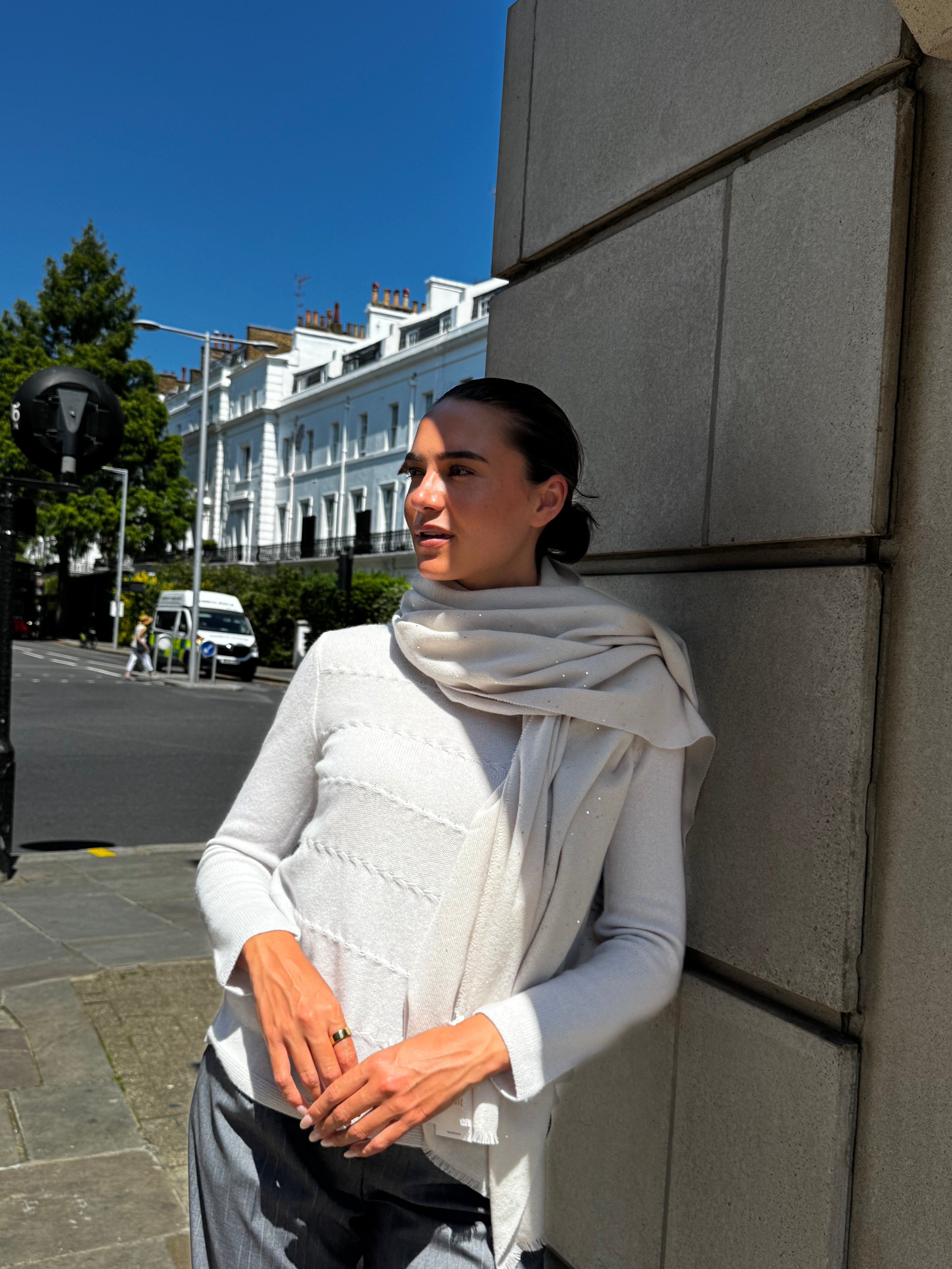 SCARF-OFF WHITE