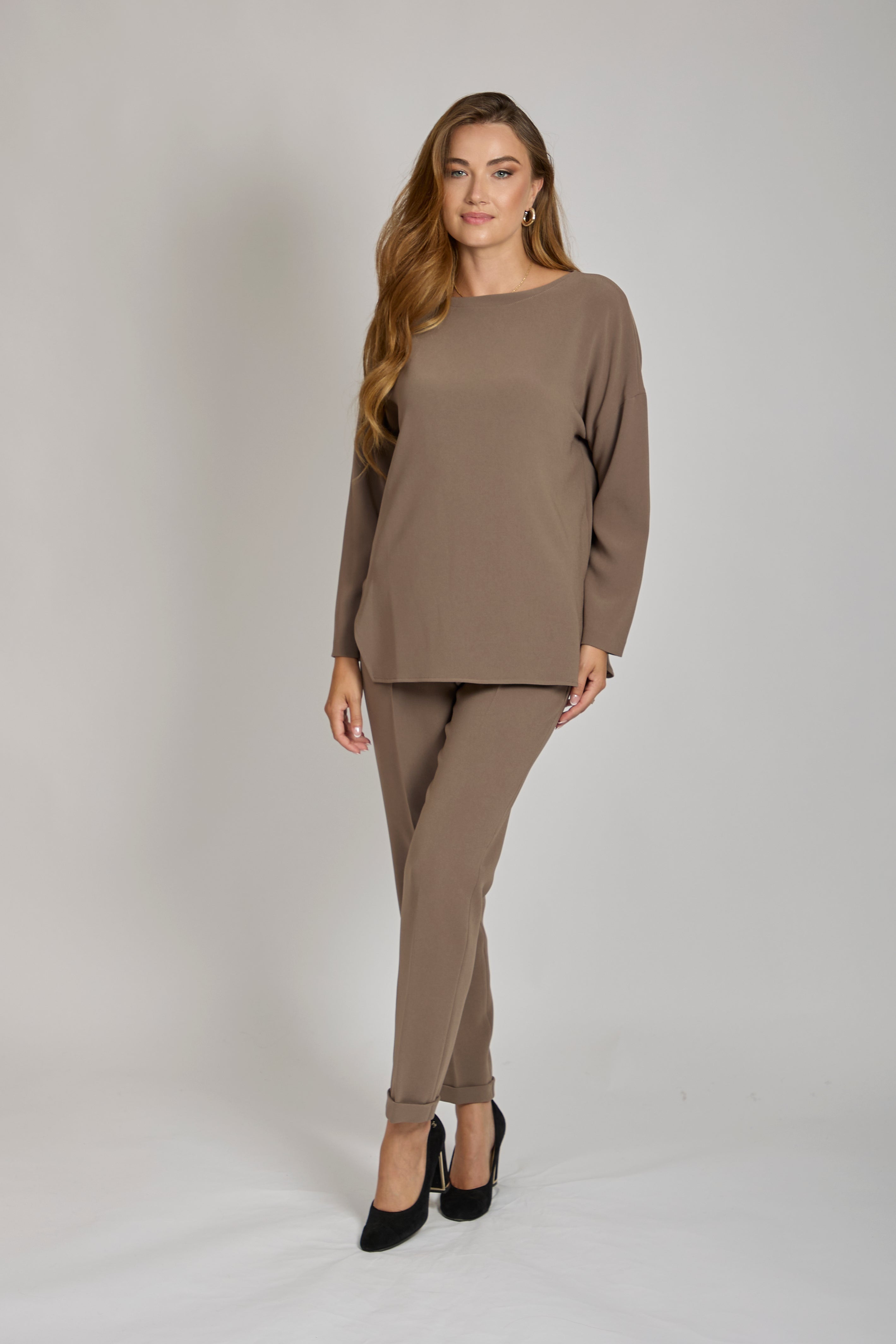 Divine Cashmere cashmere-blend blouse with a clean, minimal cut and soft knit texture