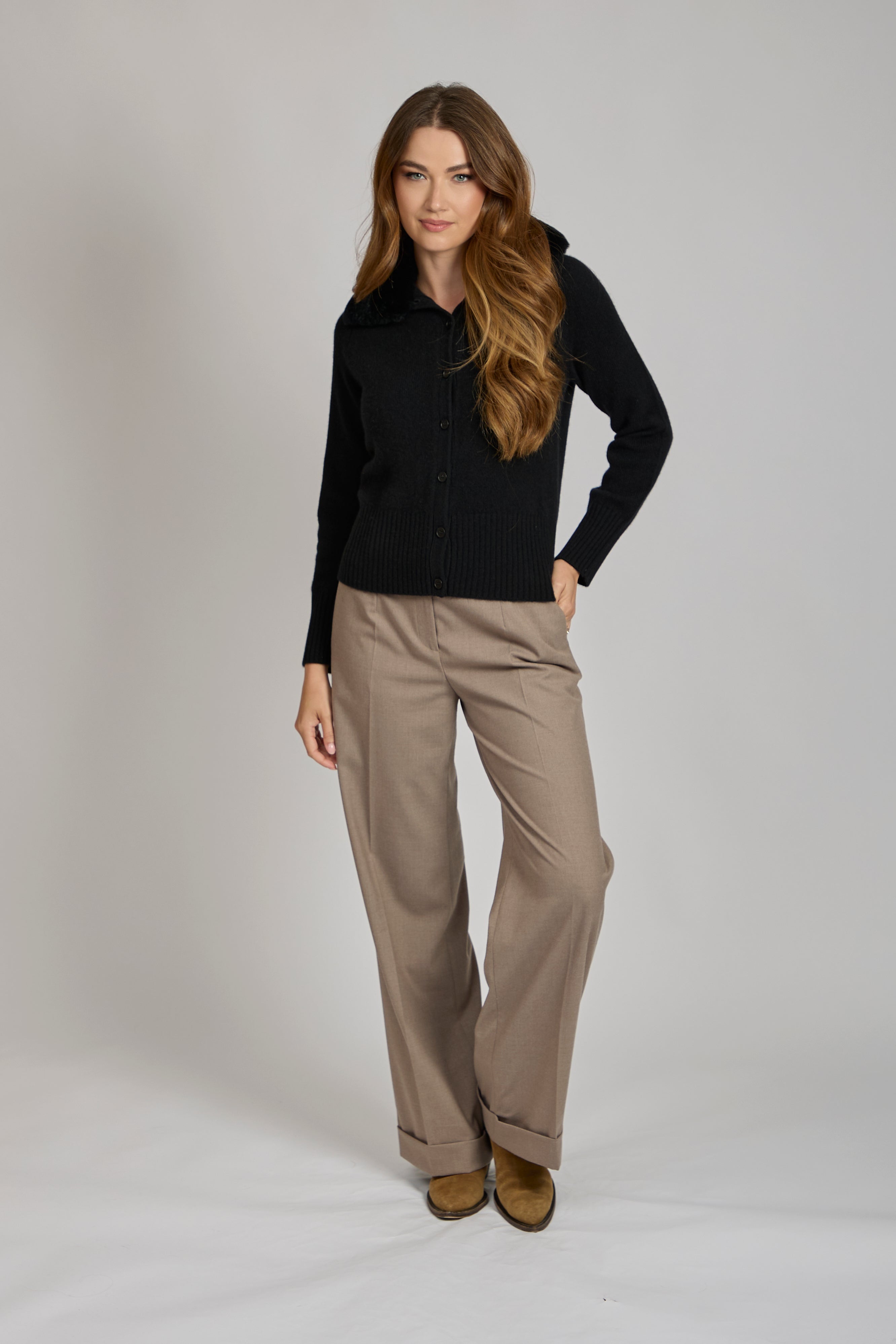 Elegant cashmere cardigan with rex fur collar, tailored silhouette, Divine Cashmere