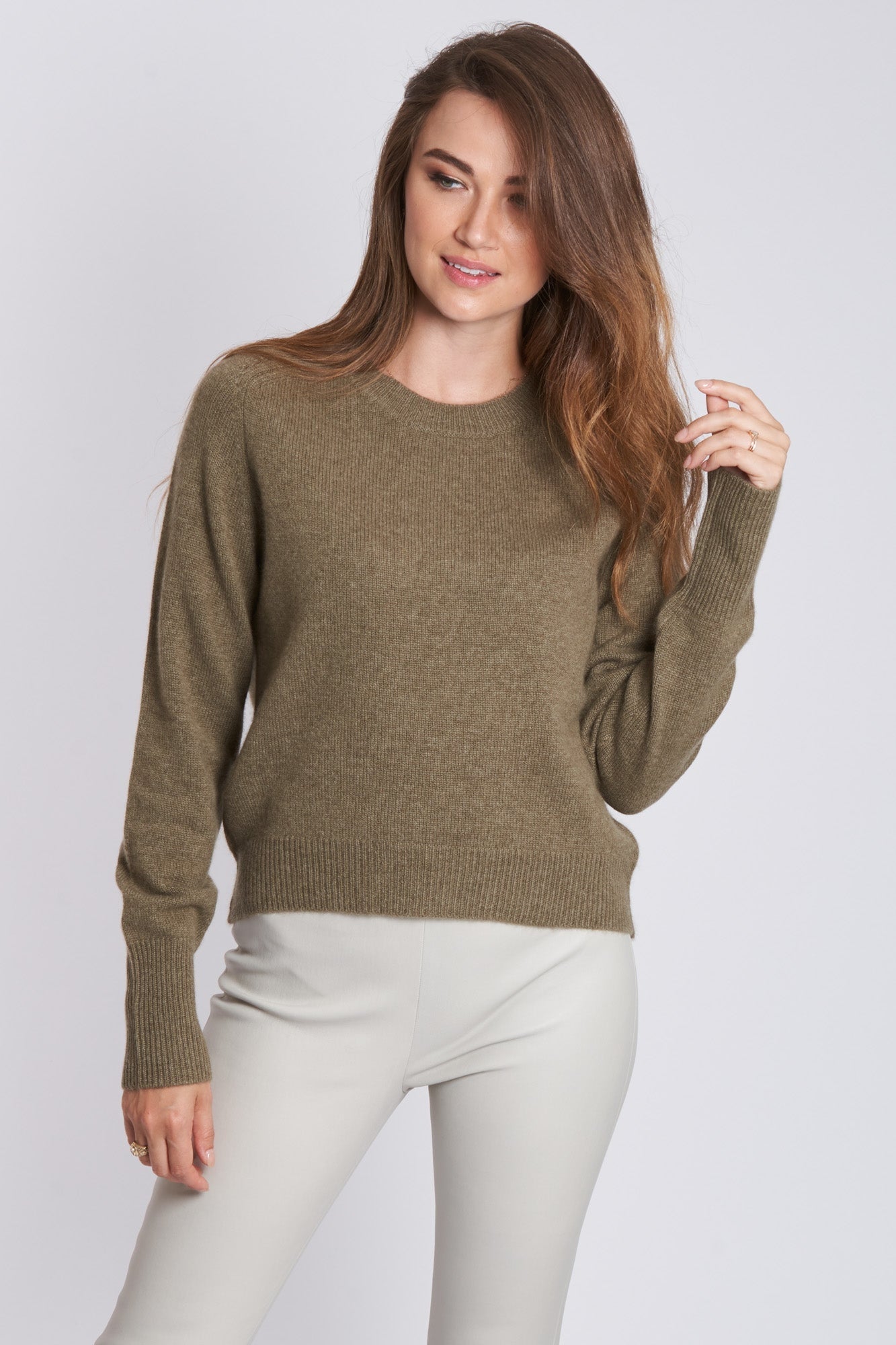Divine Cashmere crew neck jumper, classic cut, fine cashmere knit with long sleeves