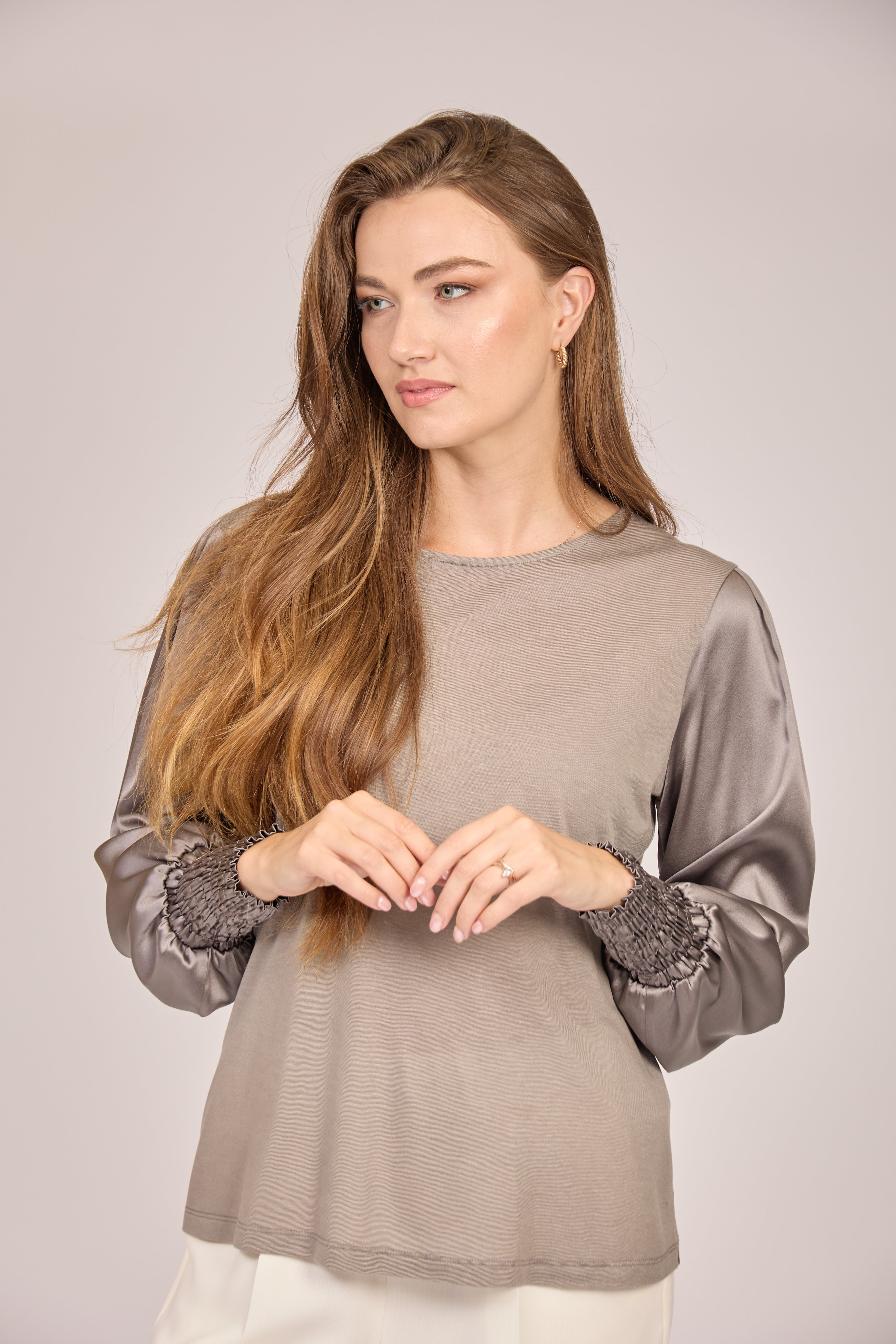 Cashmere knit top with silk sleeves and crew neckline