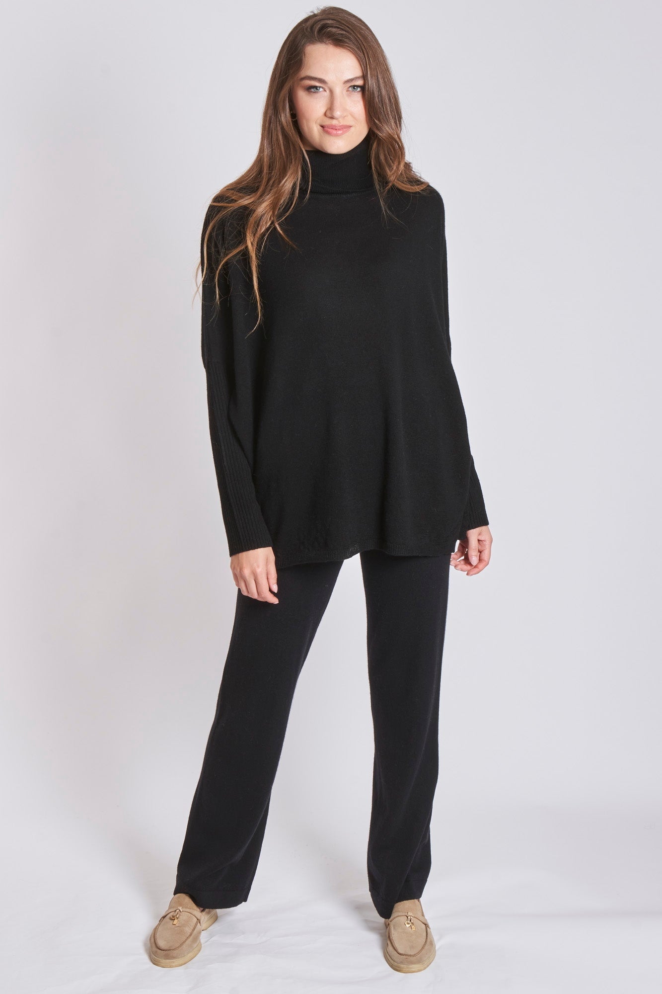 Cashmere knit trousers, straight-leg relaxed fit with ribbed waistband and fine knit texture