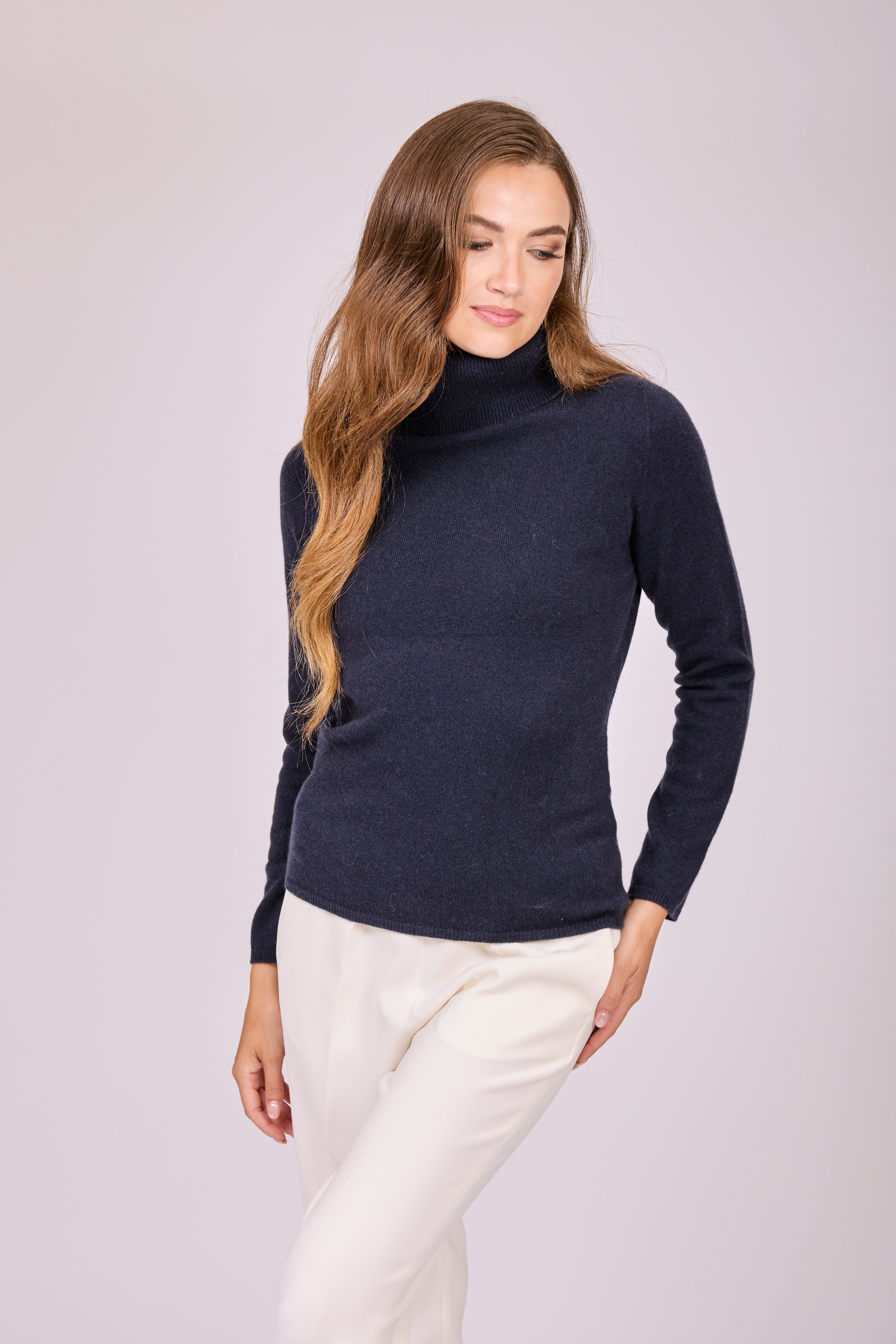 Divine Cashmere jumper in cashmere with oversize collar, relaxed fit and long sleeves