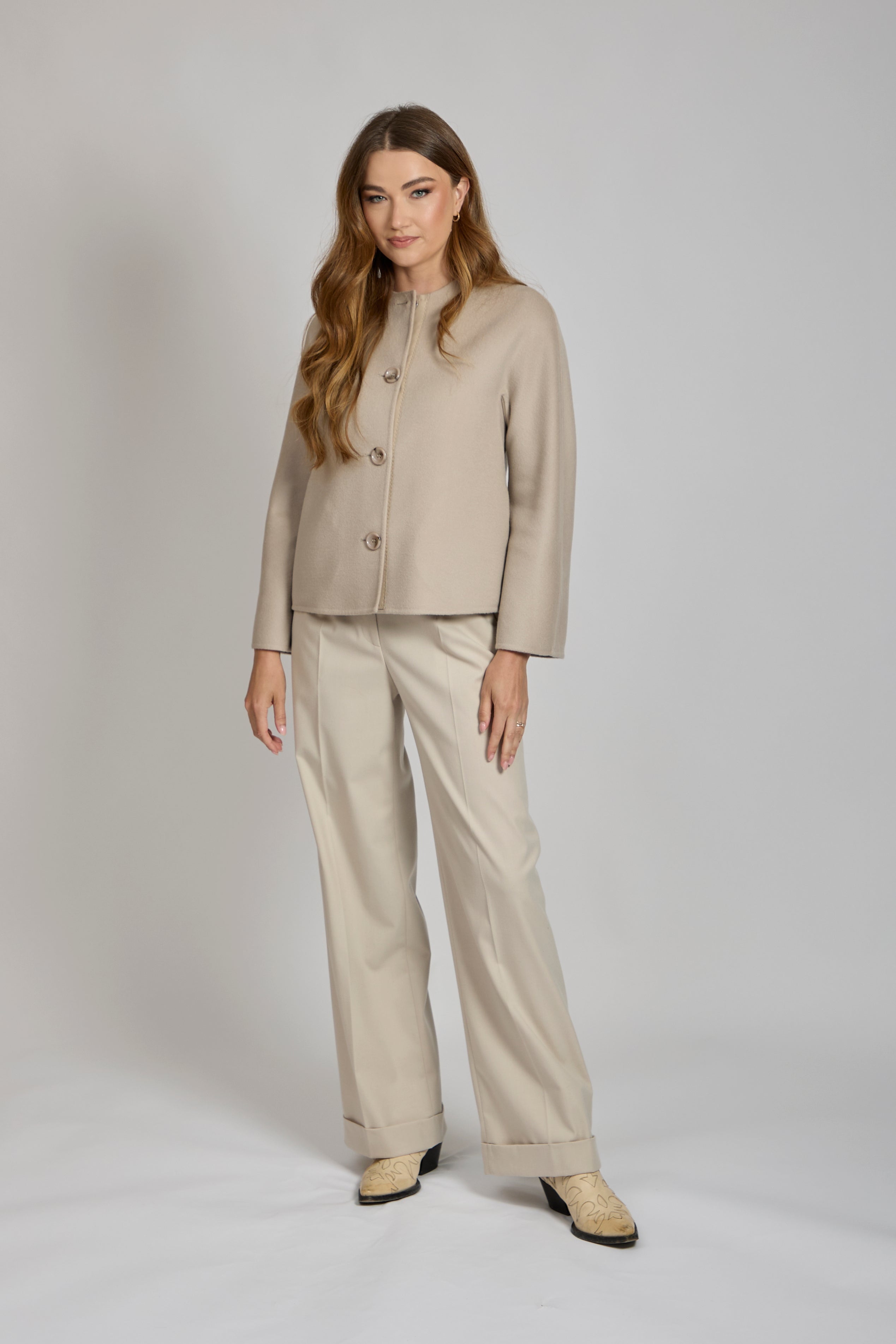 Cashmere knit short jacket with boxy silhouette and ribbed trim