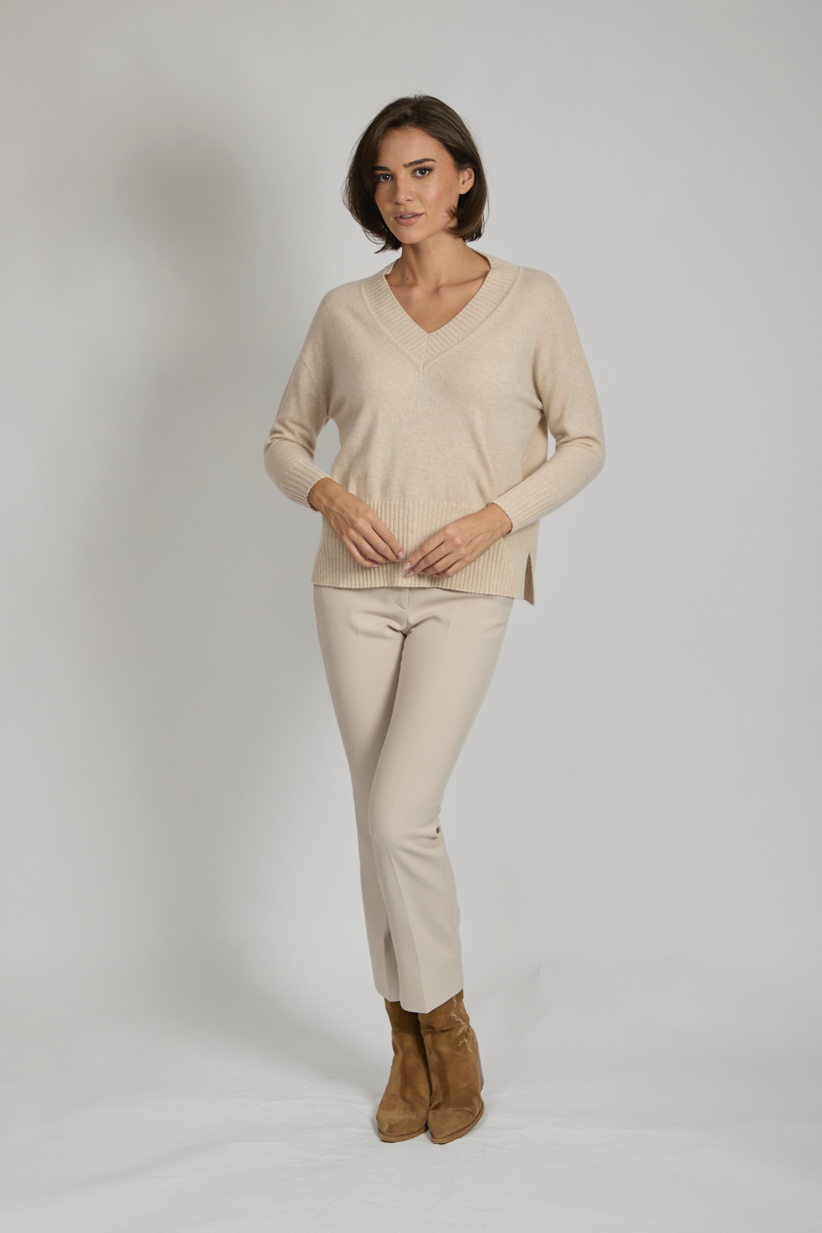 Divine Cashmere V-neck jumper, long sleeves, fine knit texture and relaxed fit