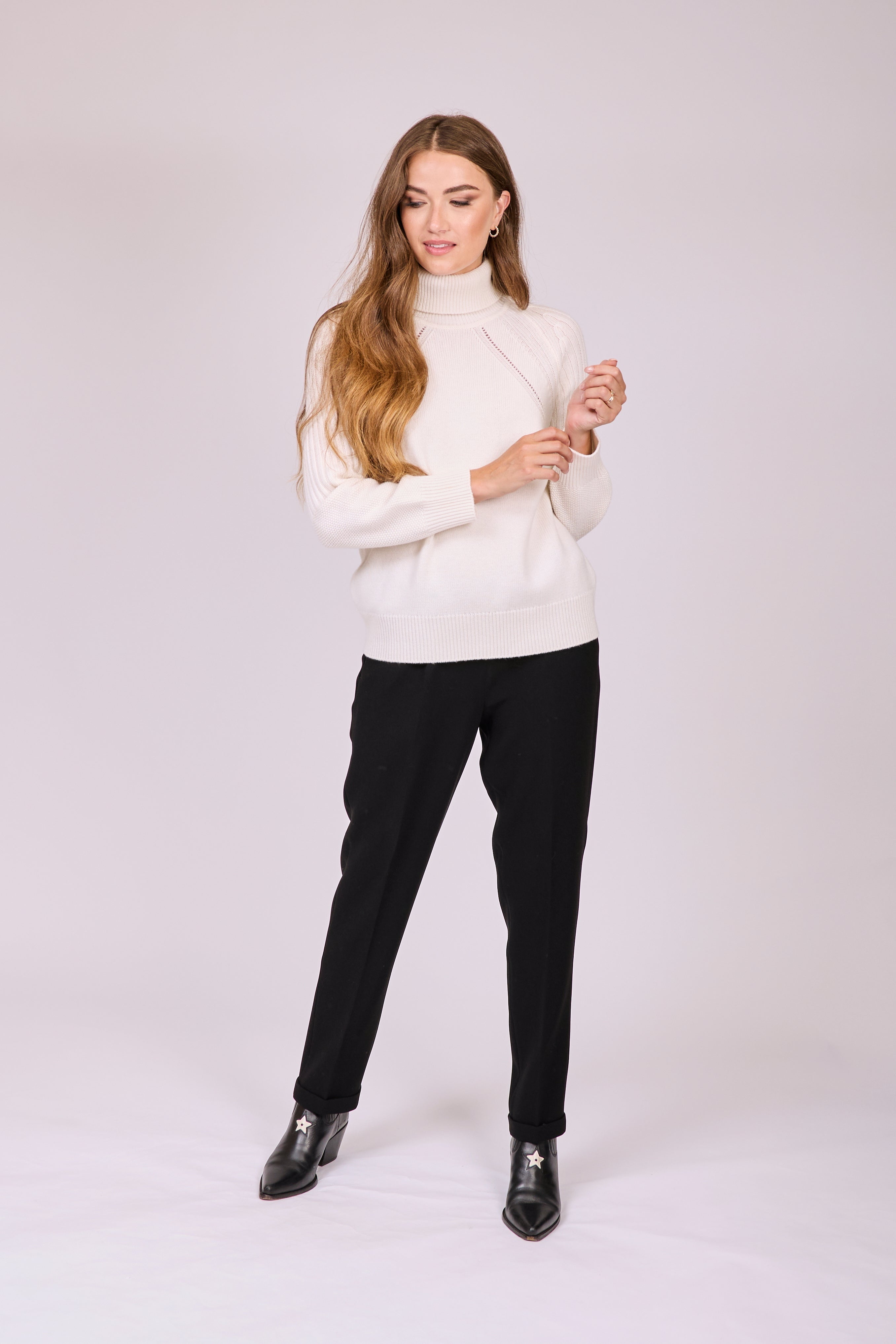 Divine Cashmere elastic-waist trousers with gathered waistband, straight leg and side pockets