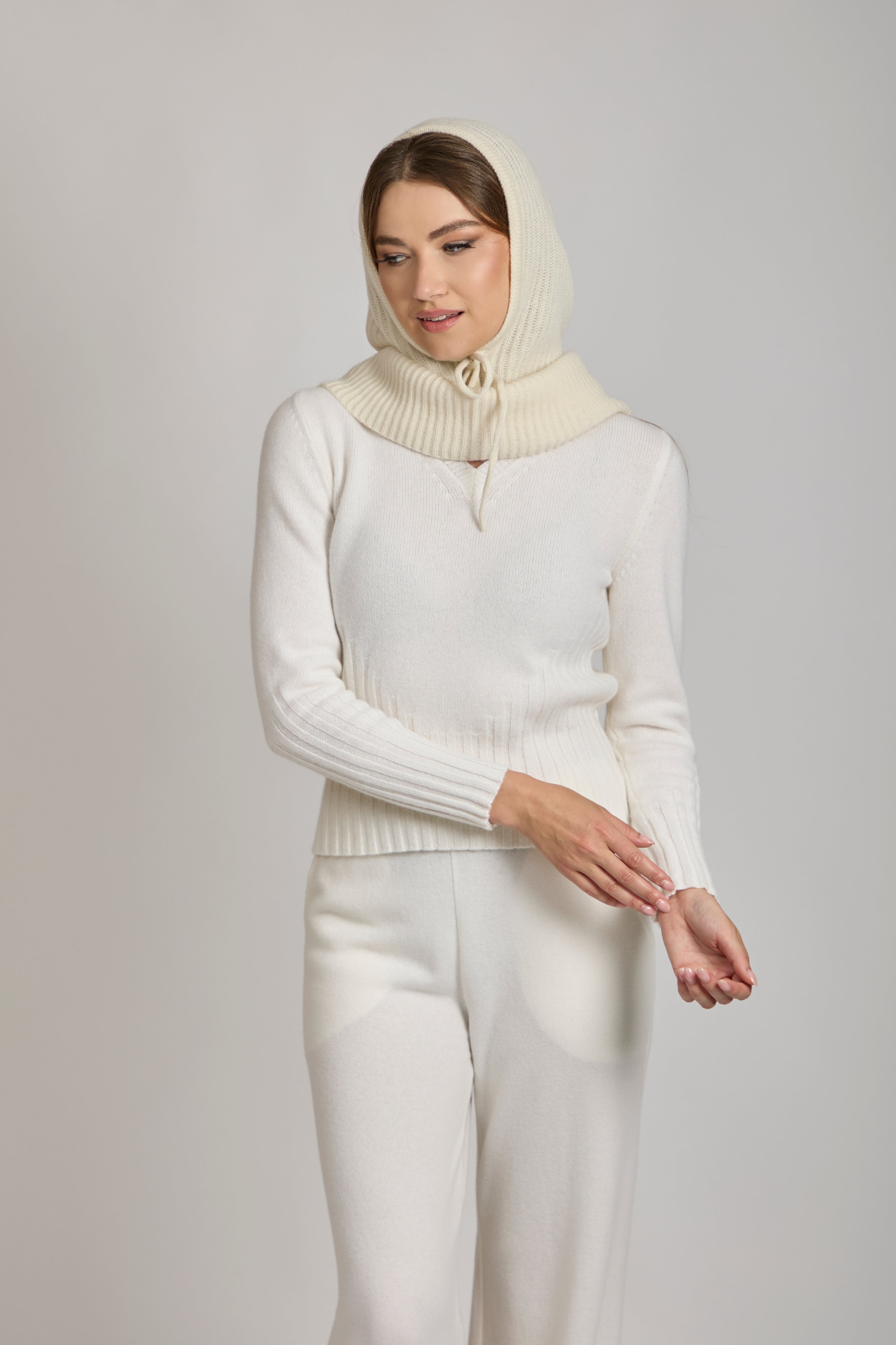 Divine Cashmere pure cashmere hooded pullover with relaxed silhouette