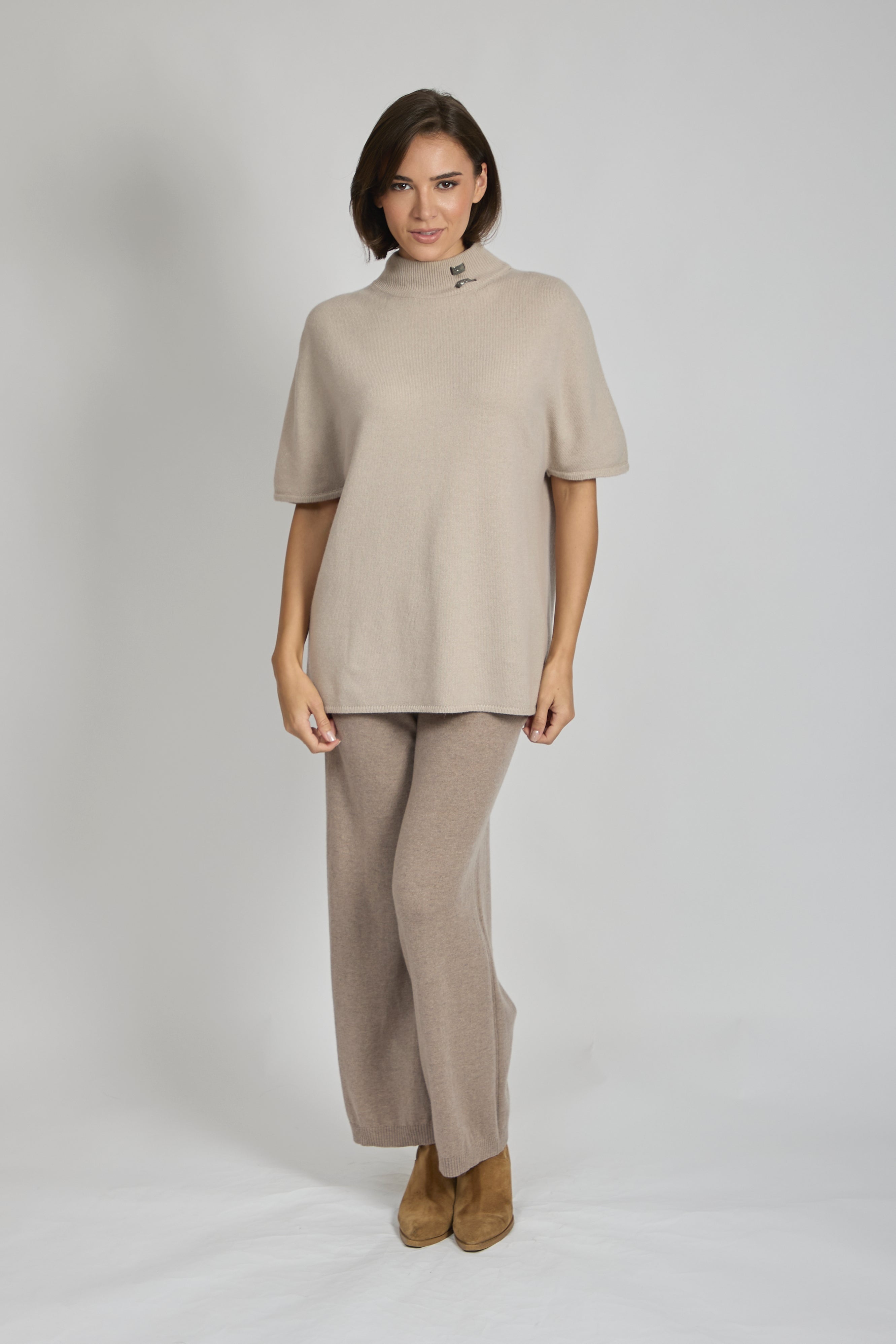 High-neck ribbed cashmere sweater with vertical rib texture, Divine Cashmere