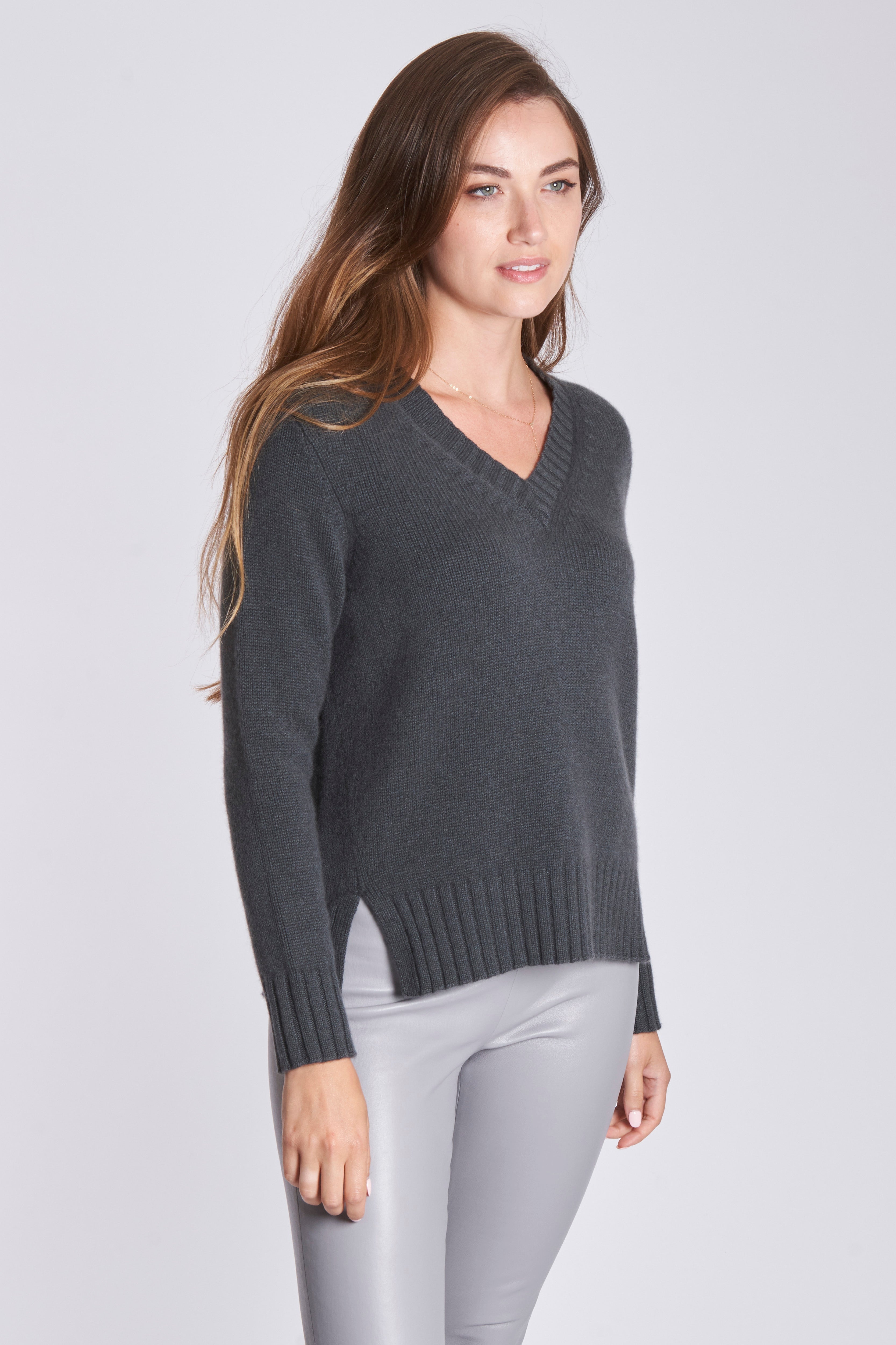Duck Grey cashmere V-neck jumper, fine knit