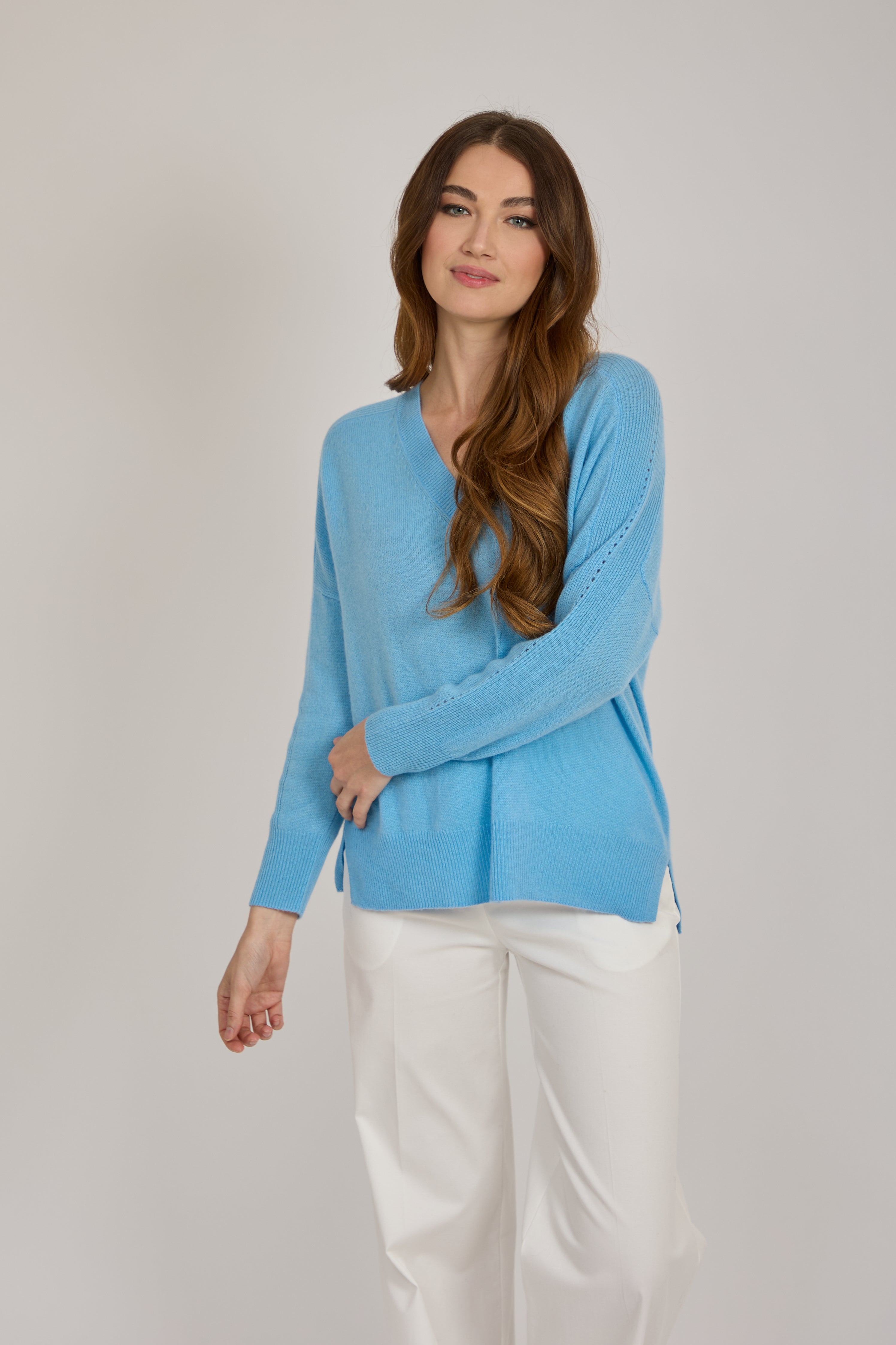 V NECK CASHMERE JUMPER-AZUR