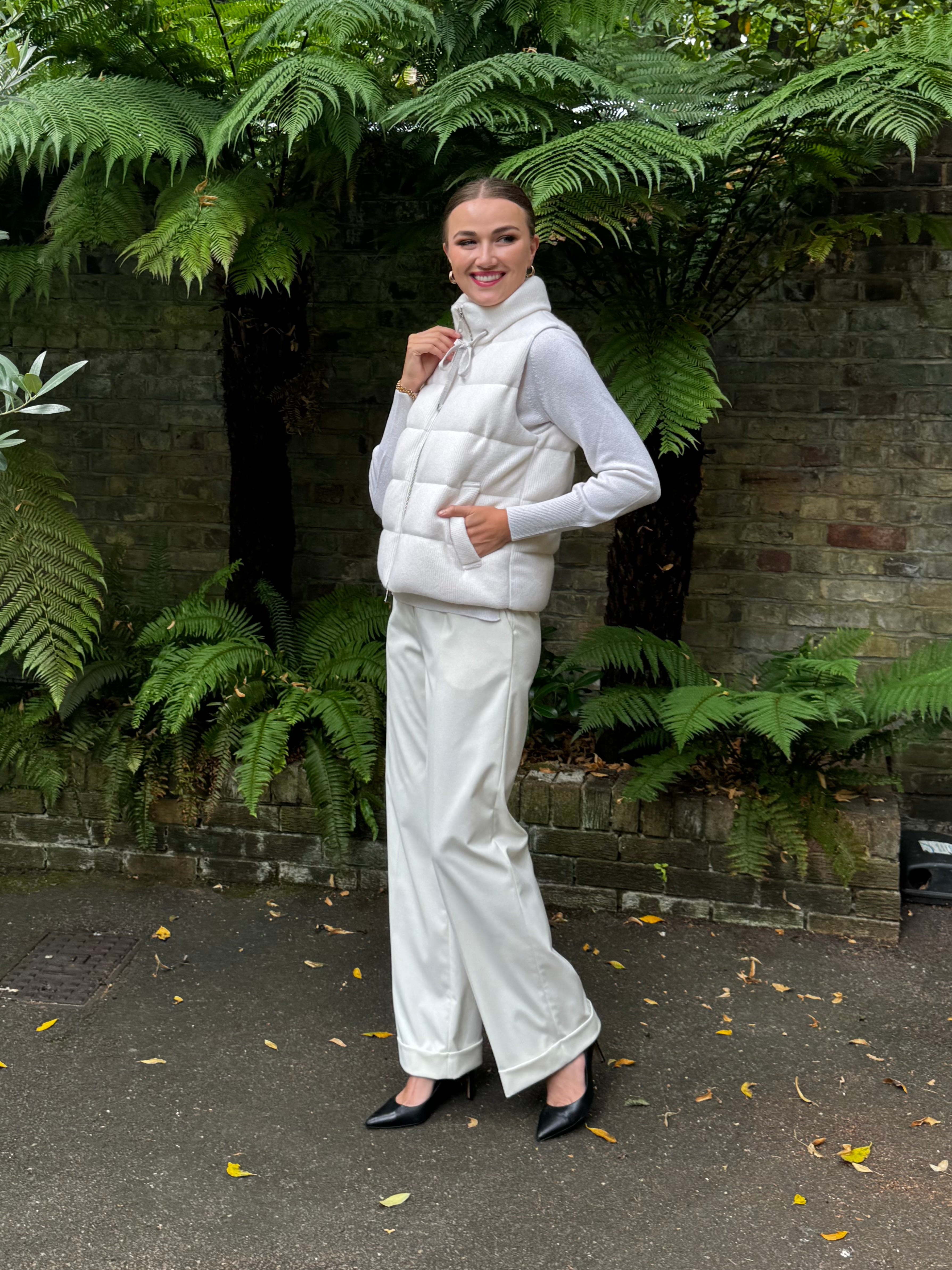 CASHMERE VEST-LATTE