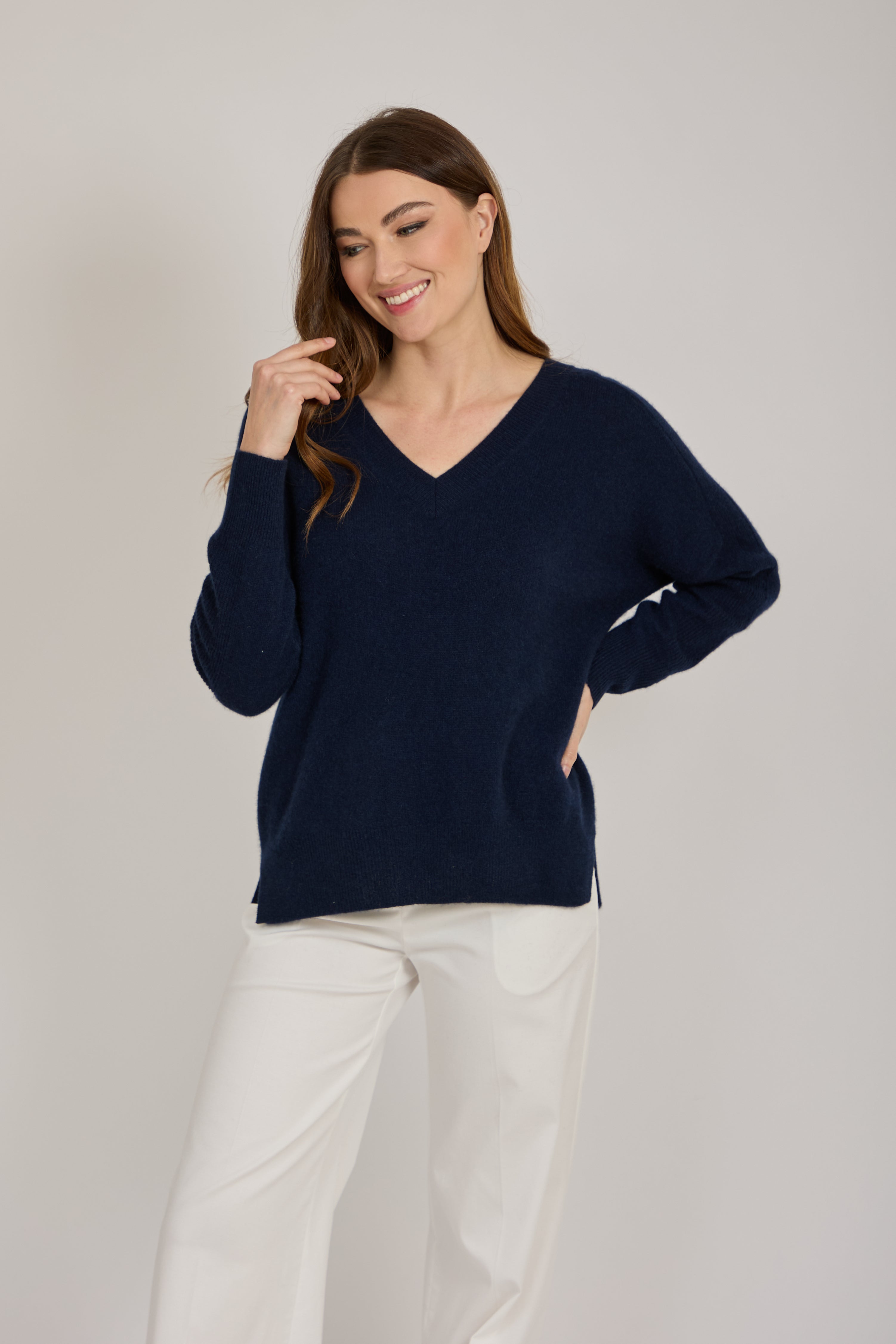 V NECK CASHMERE JUMPER-NAVY