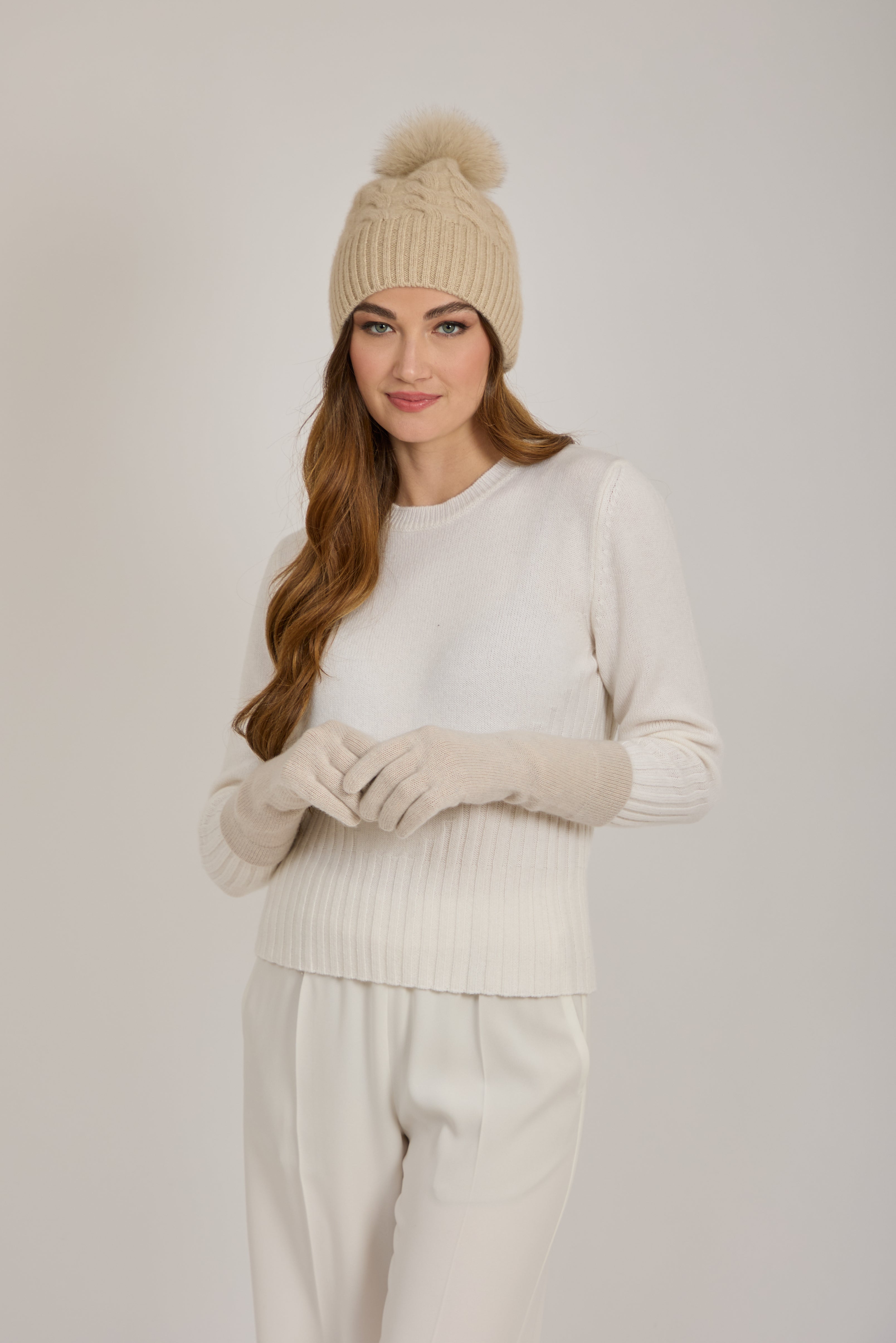 CASHMERE HAT WITH POMPOM-BEIGE