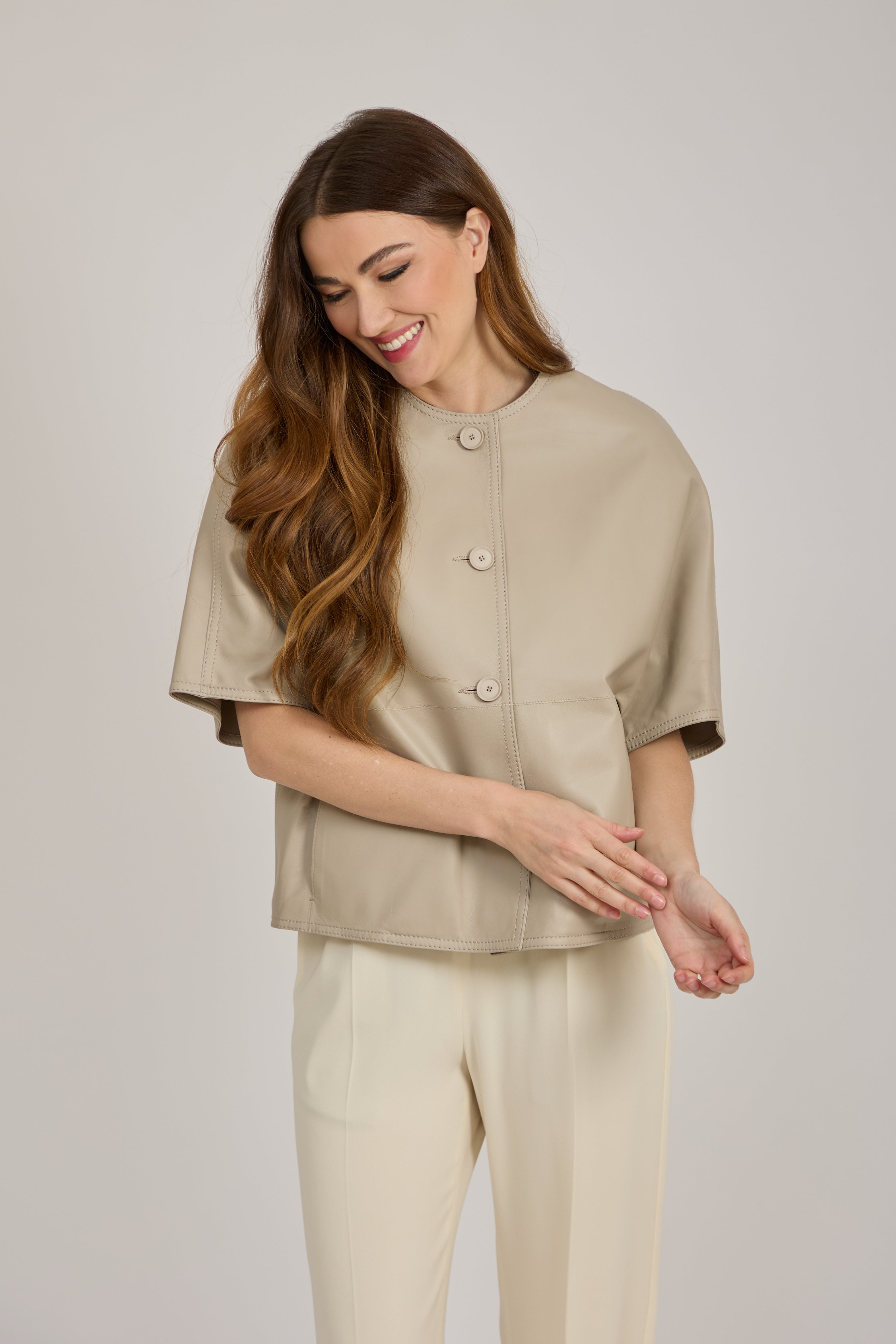 LEATHER CAPE-MASTICE